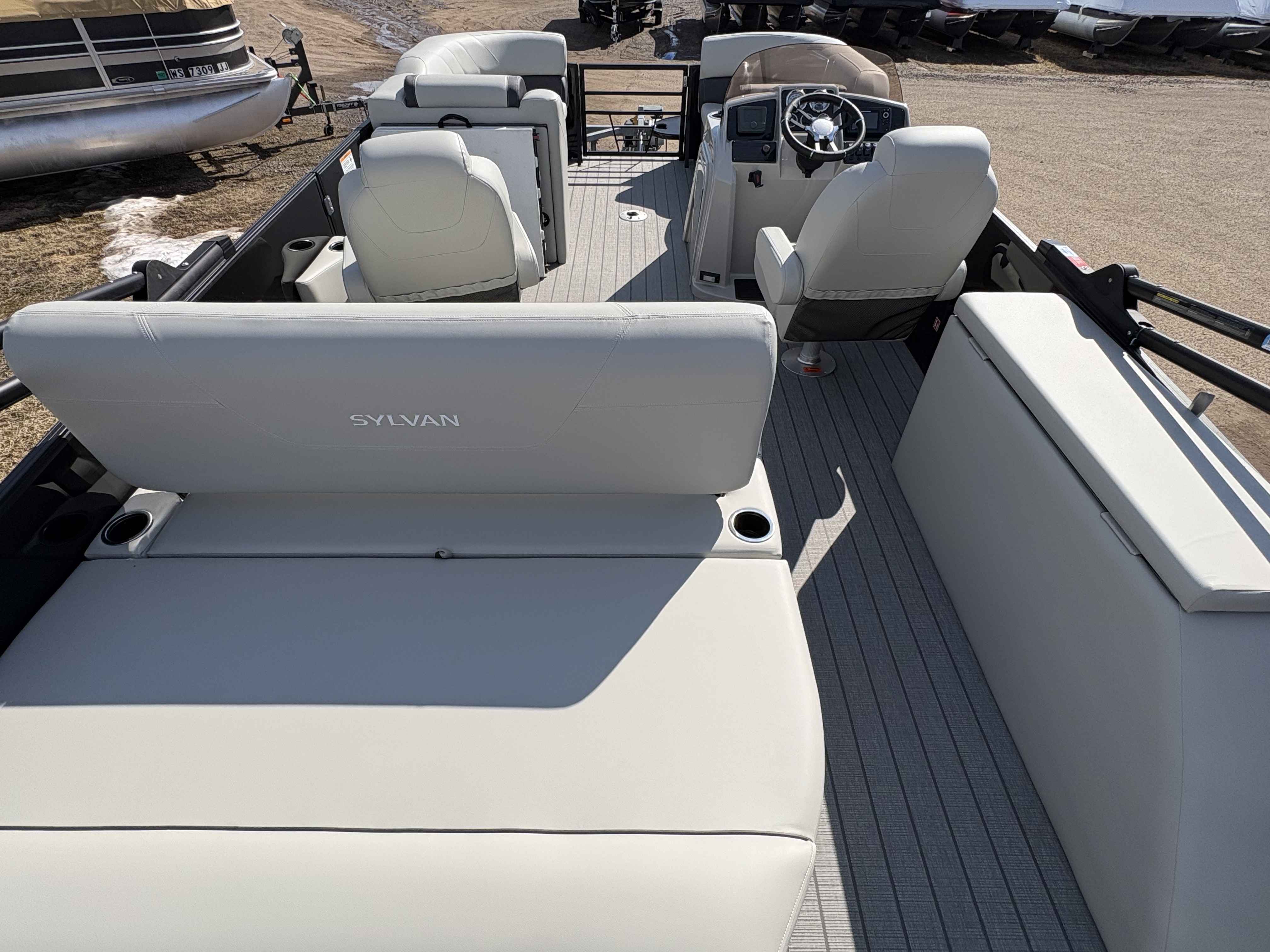 boat-carouselImage-image