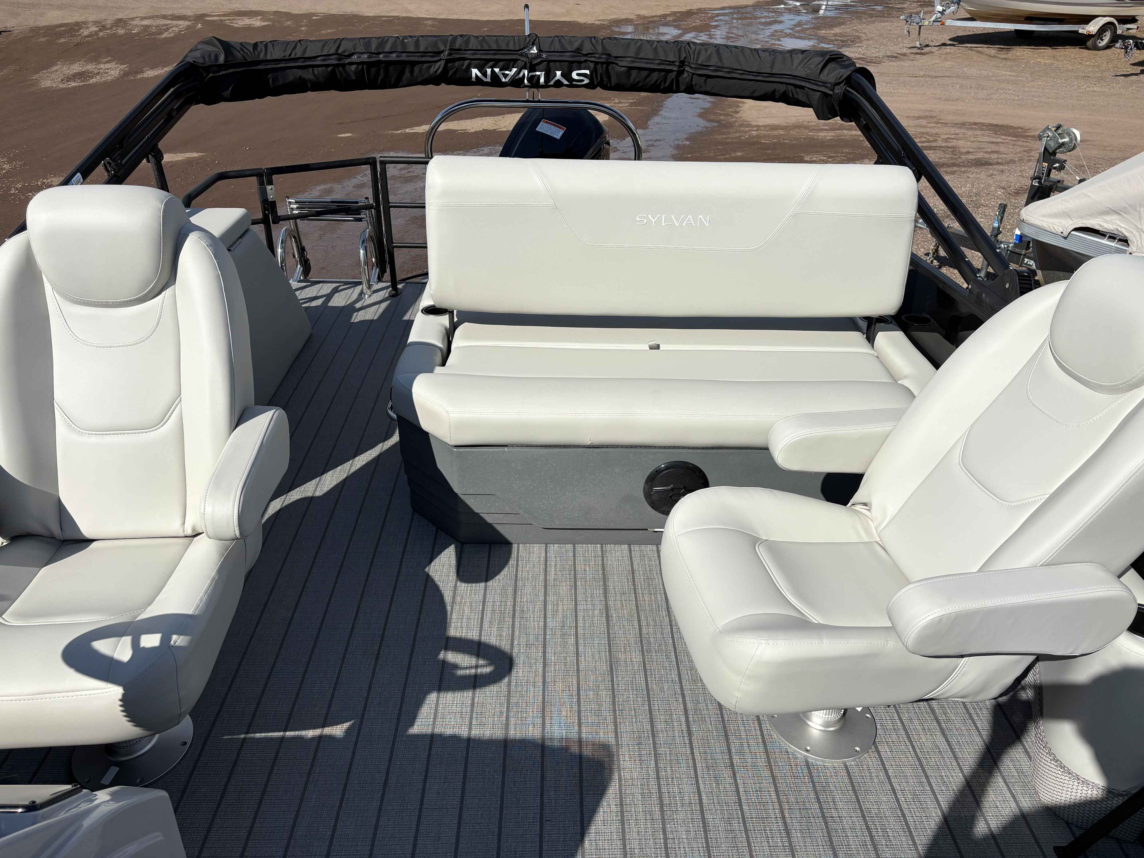 boat-carouselImage-image