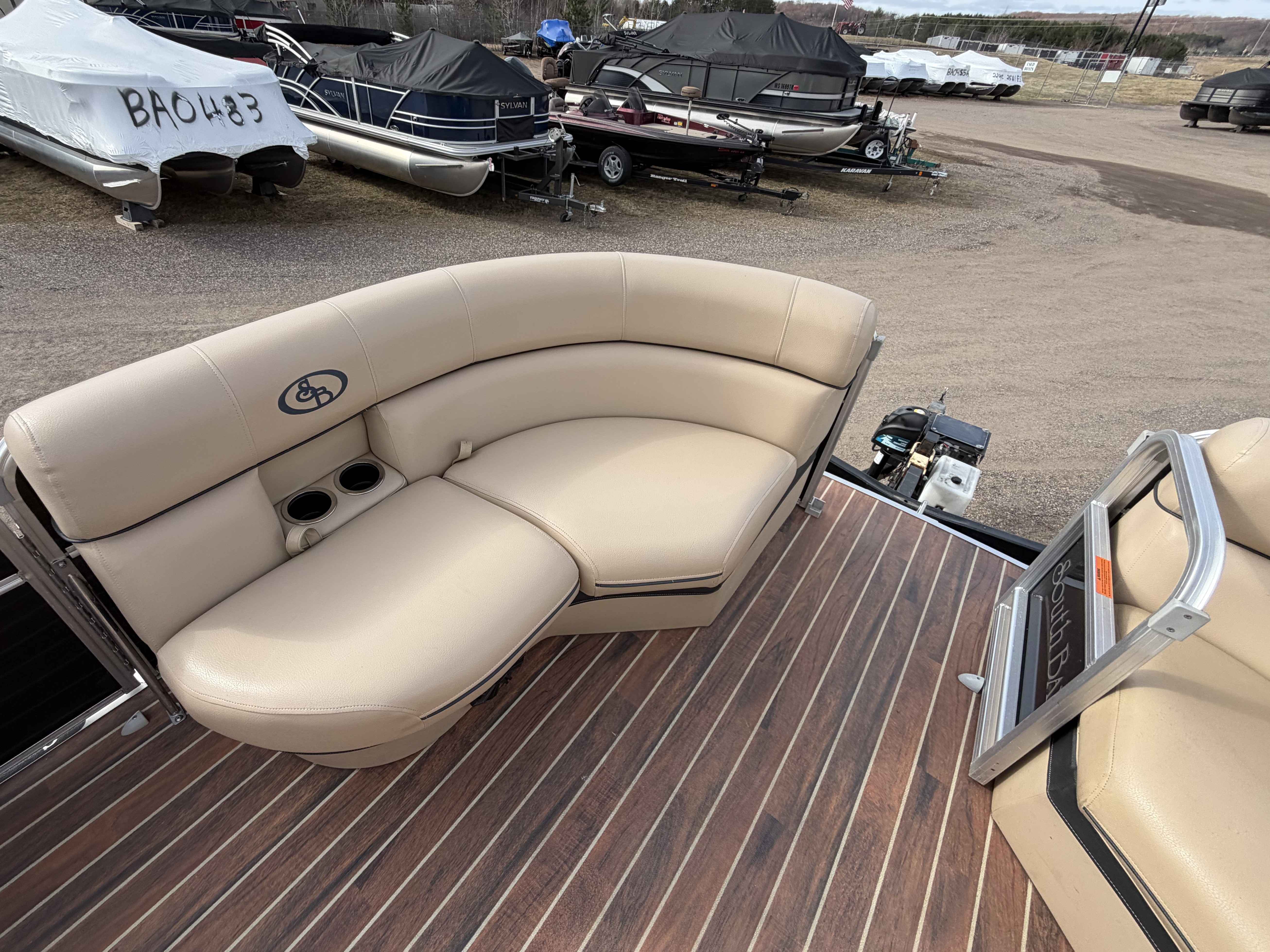 boat-carouselImage-image