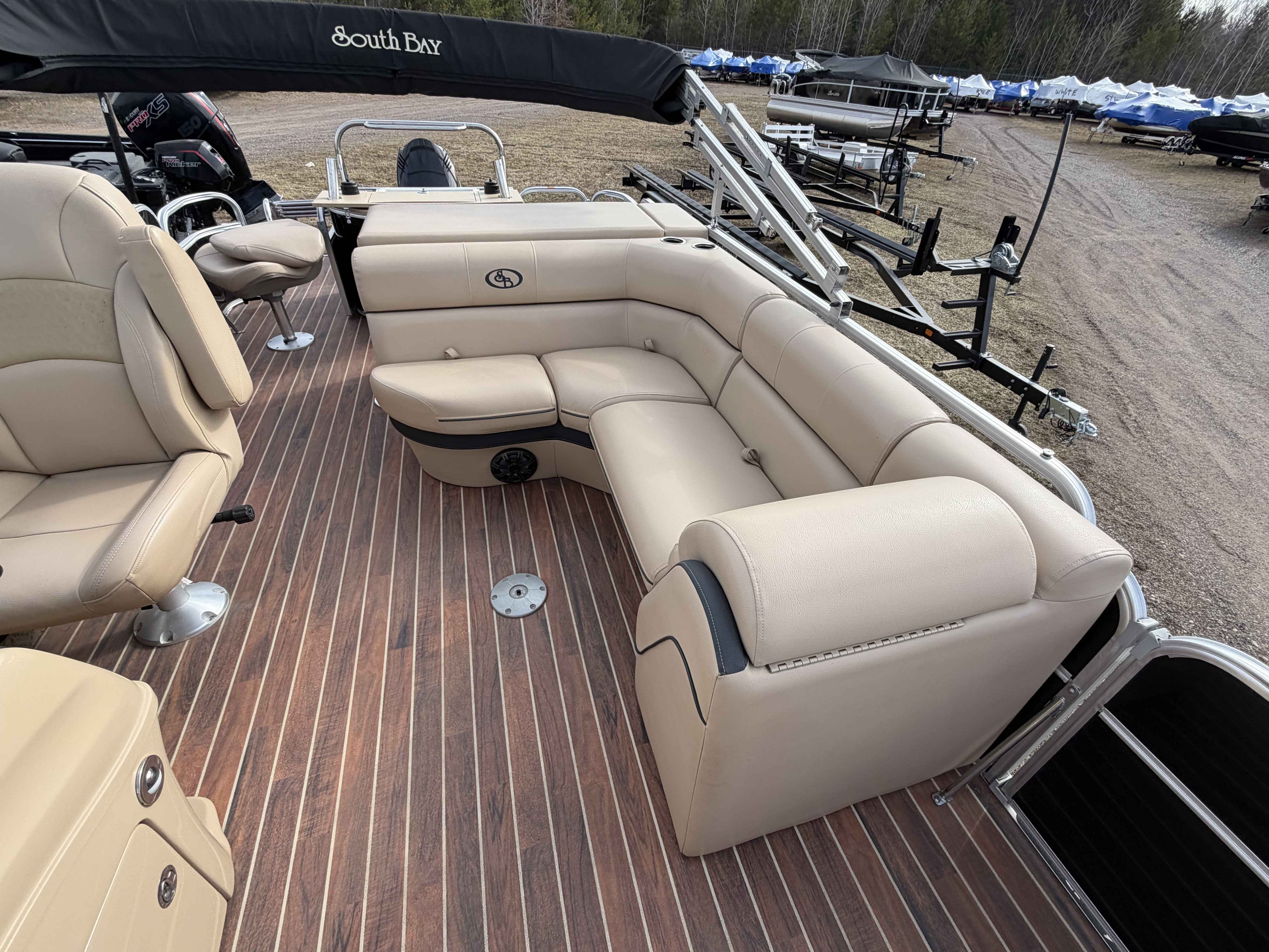 boat-carouselImage-image