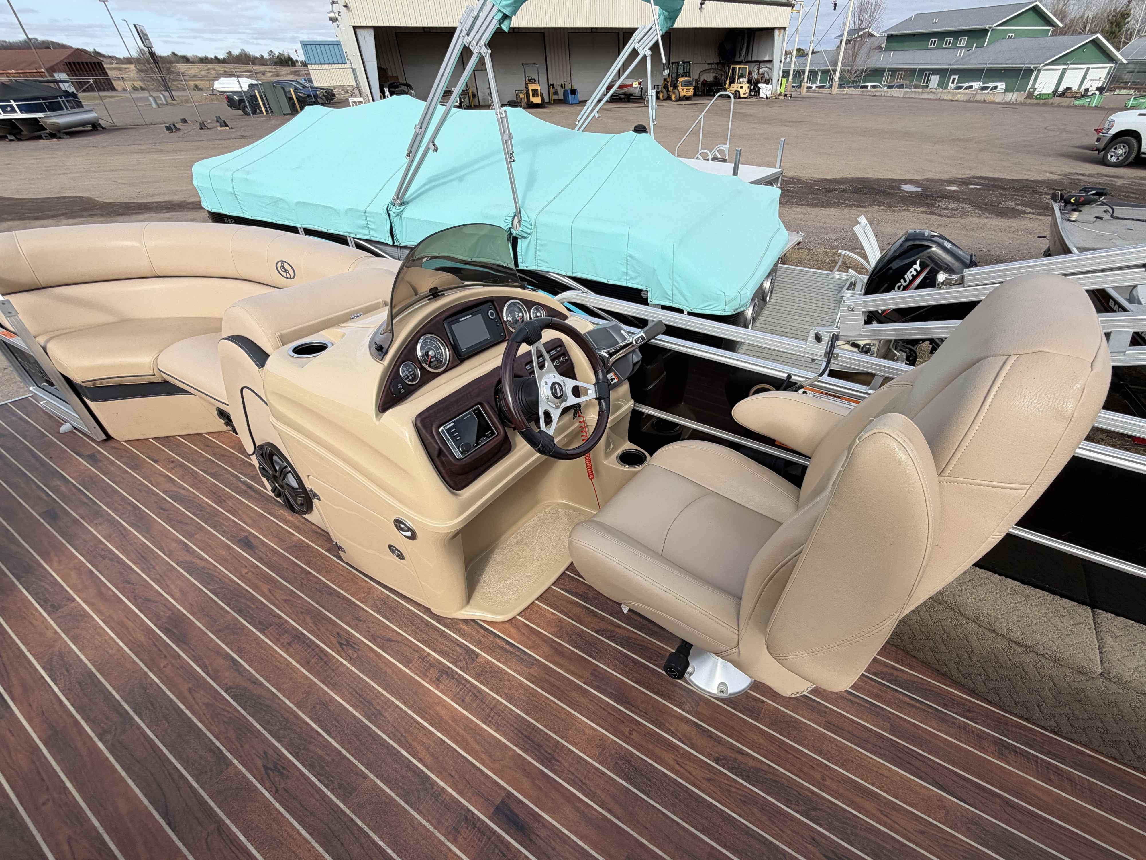 boat-carouselImage-image