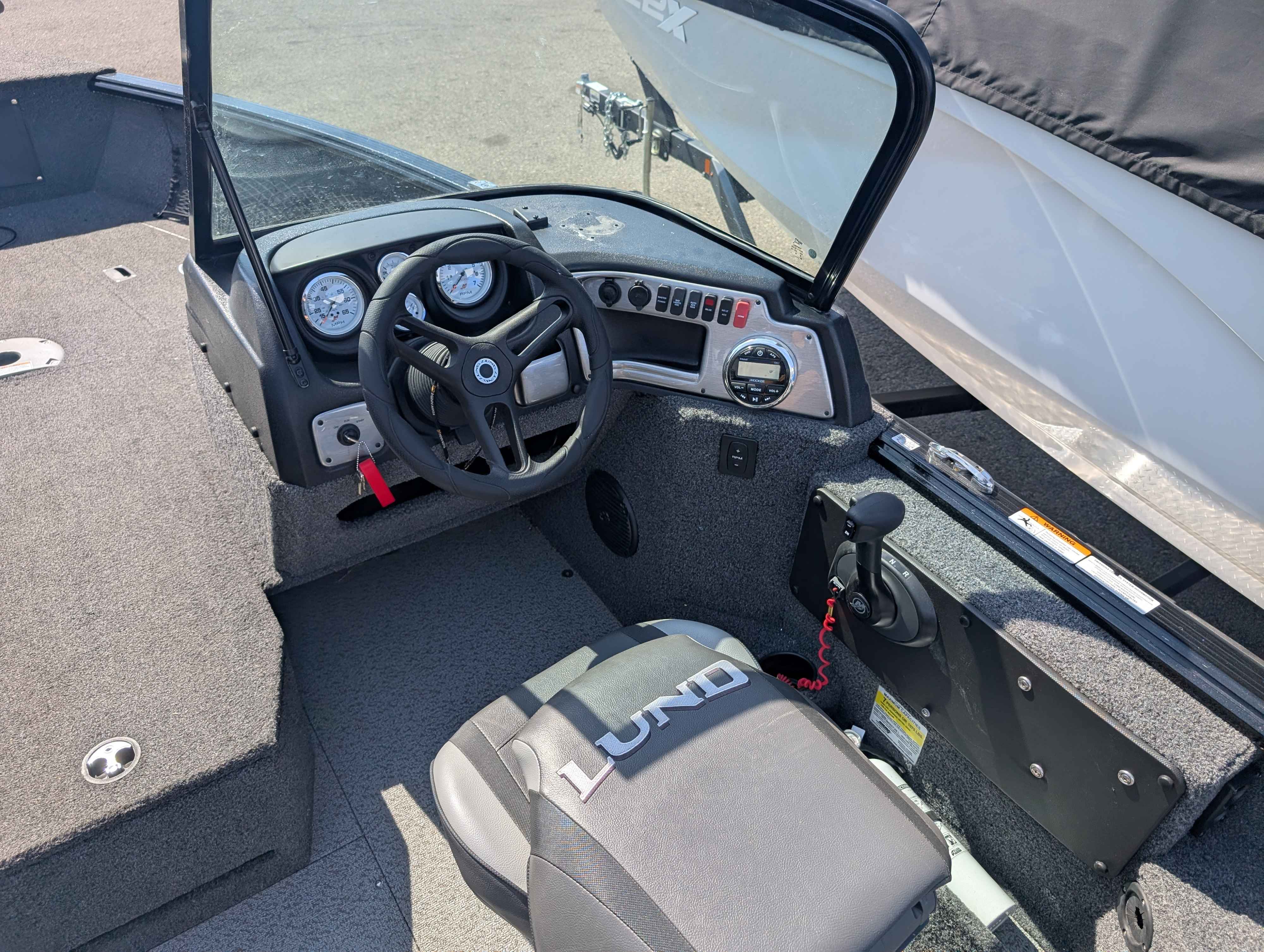 boat-carouselImage-image