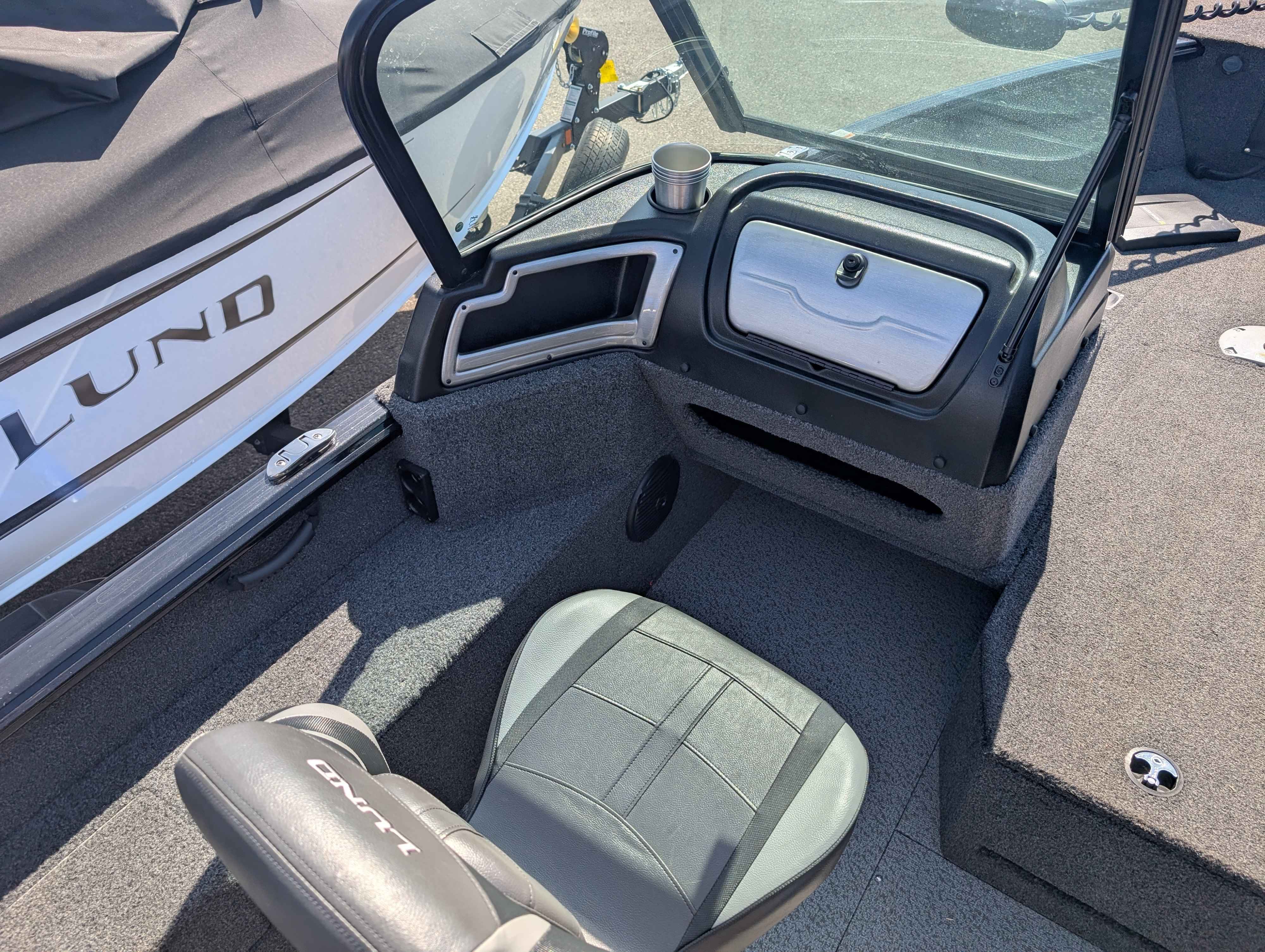 boat-carouselImage-image