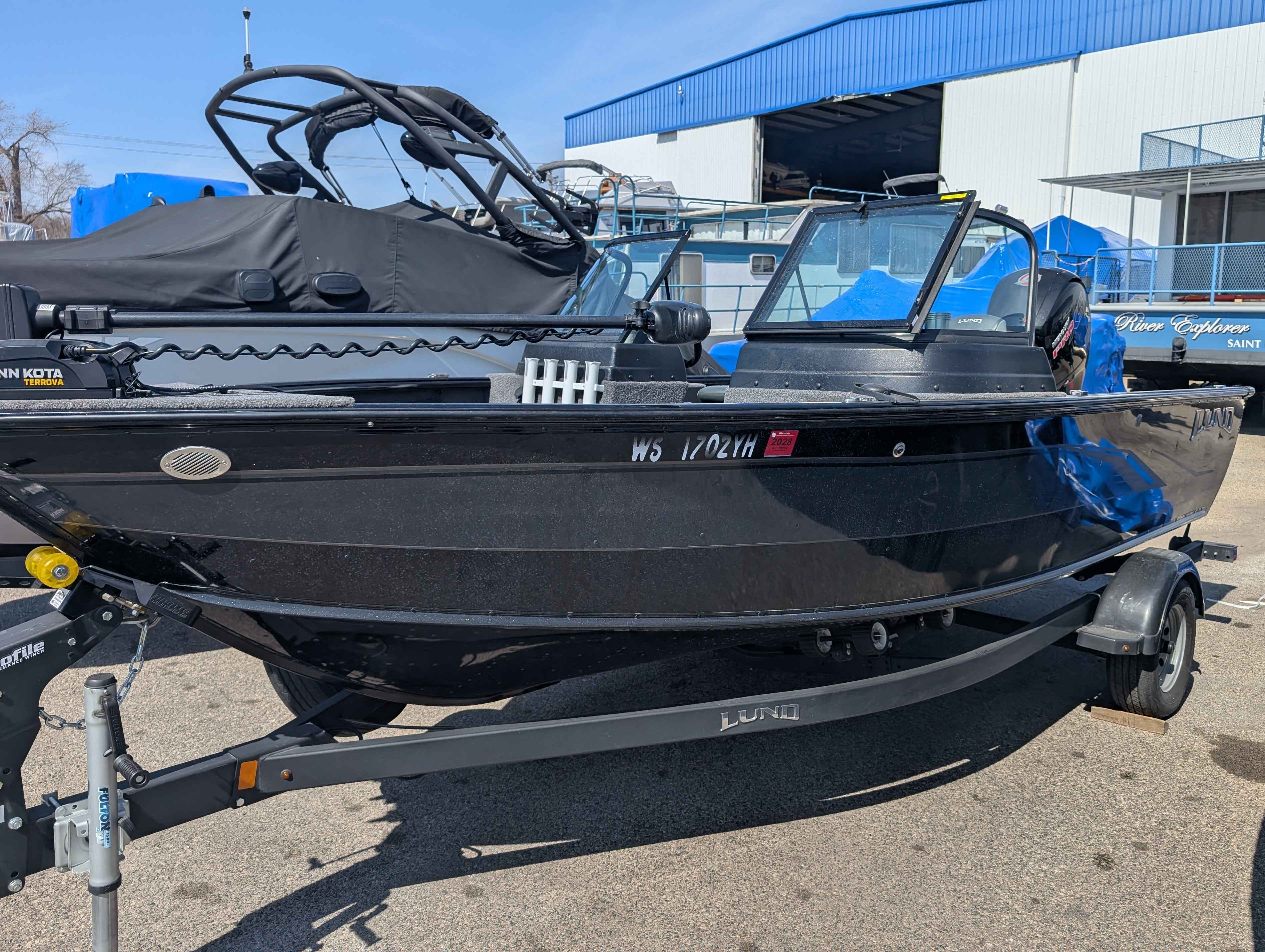 boat-carouselImage-image