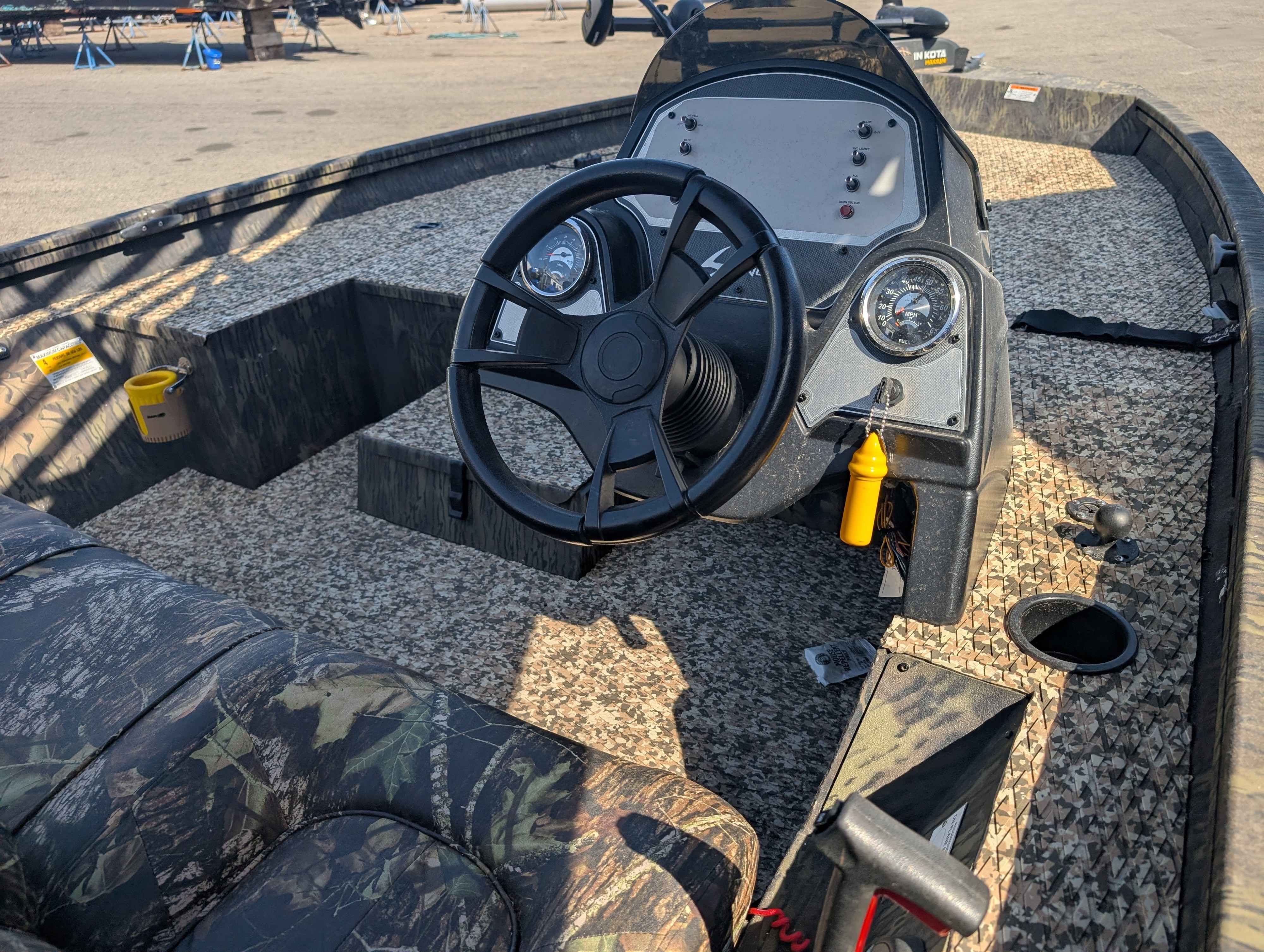 boat-carouselImage-image