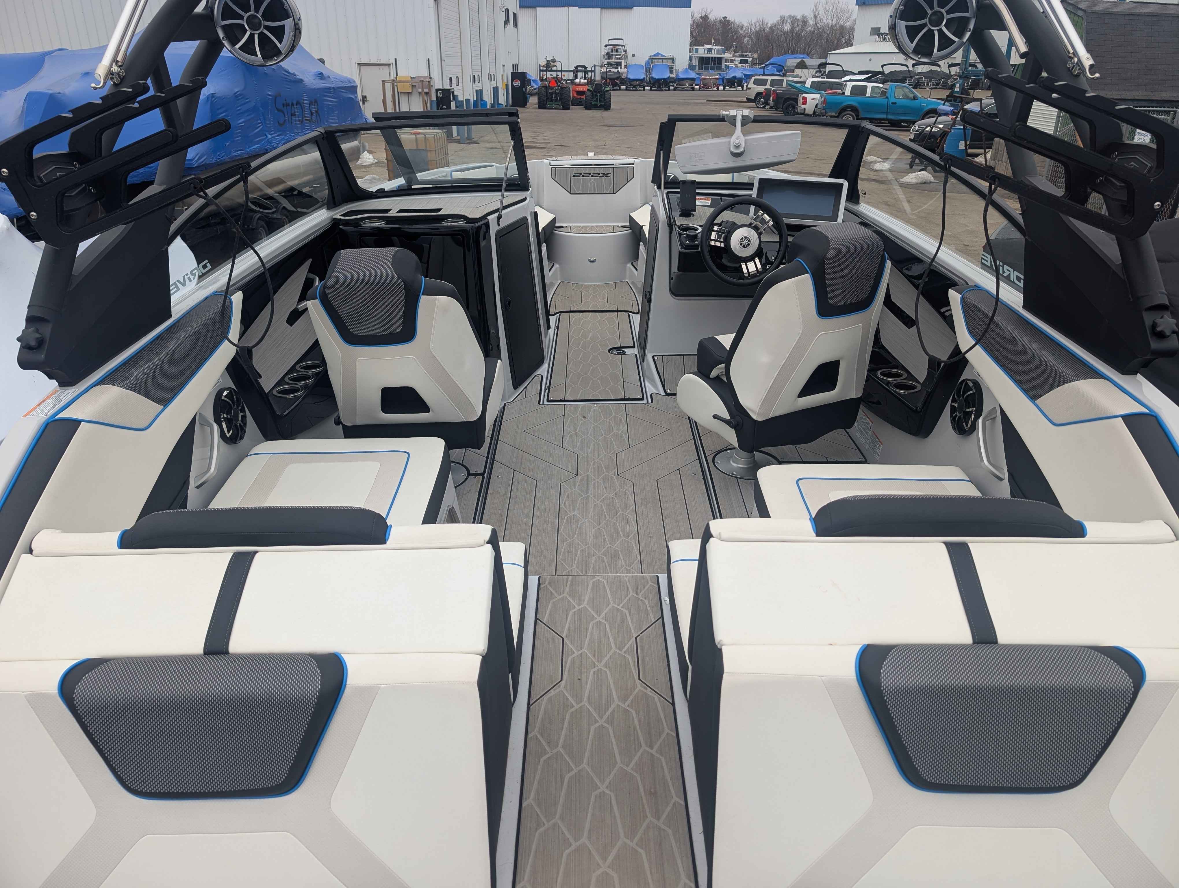 boat-carouselImage-image