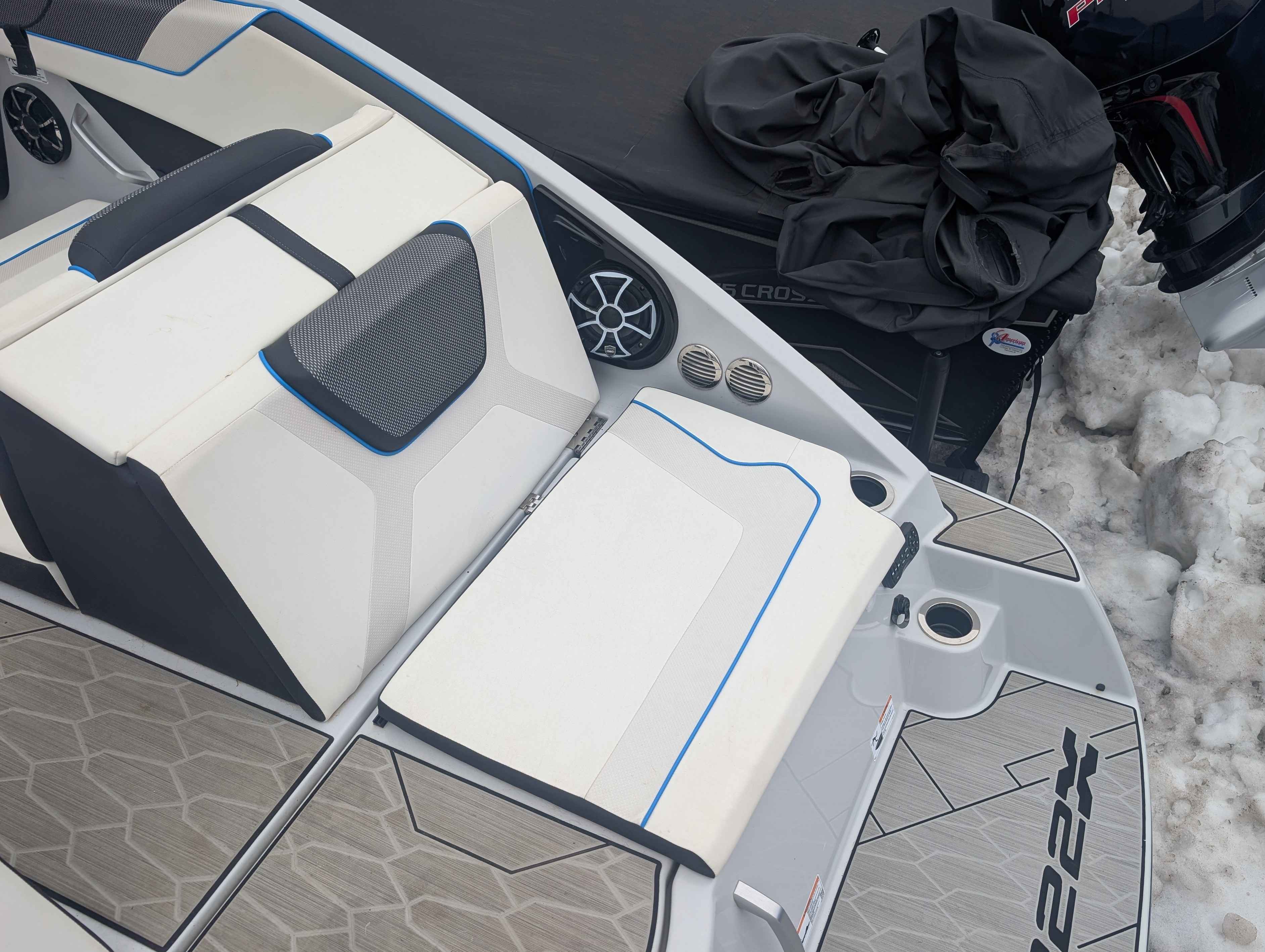 boat-carouselImage-image