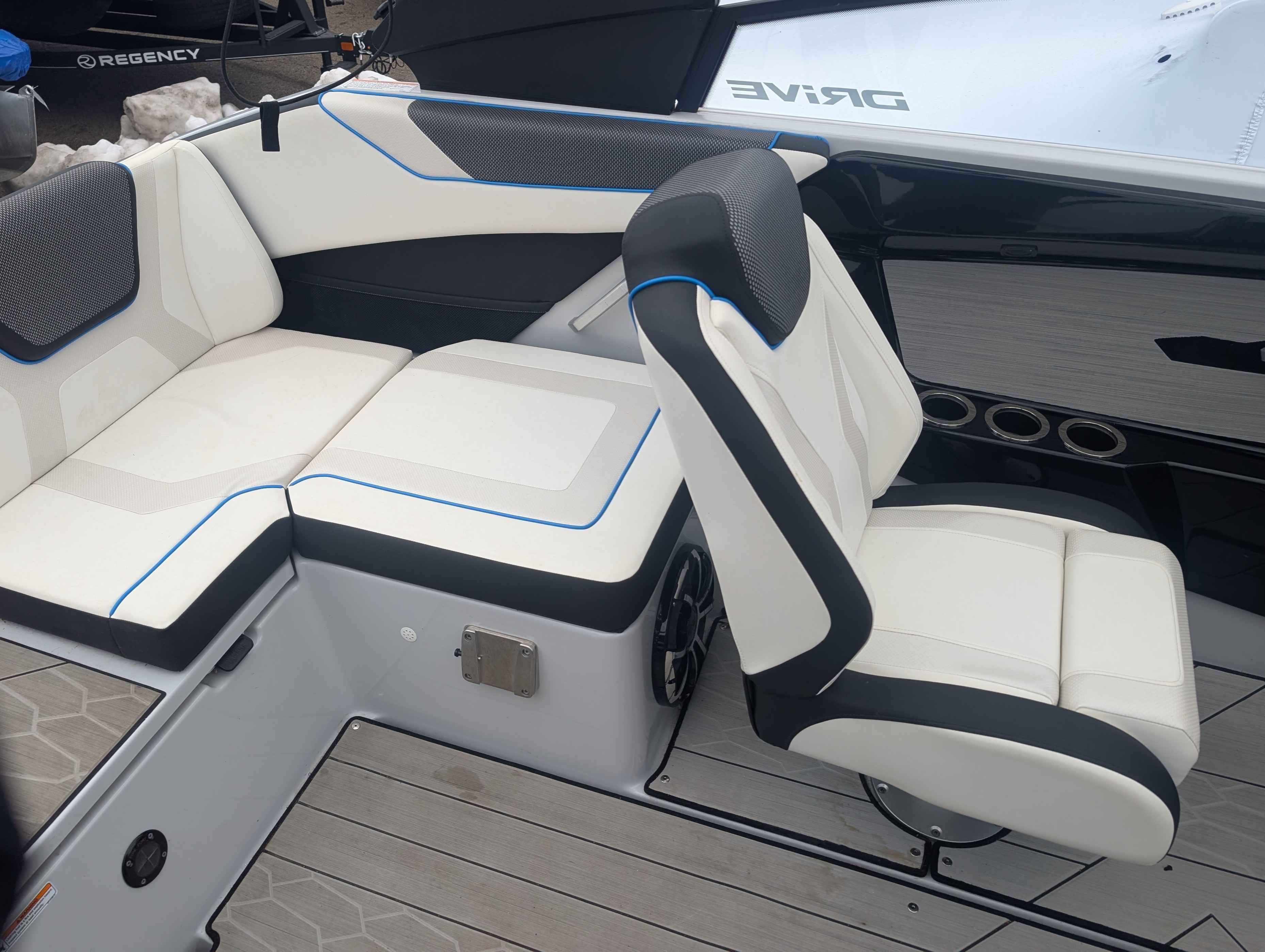 boat-carouselImage-image