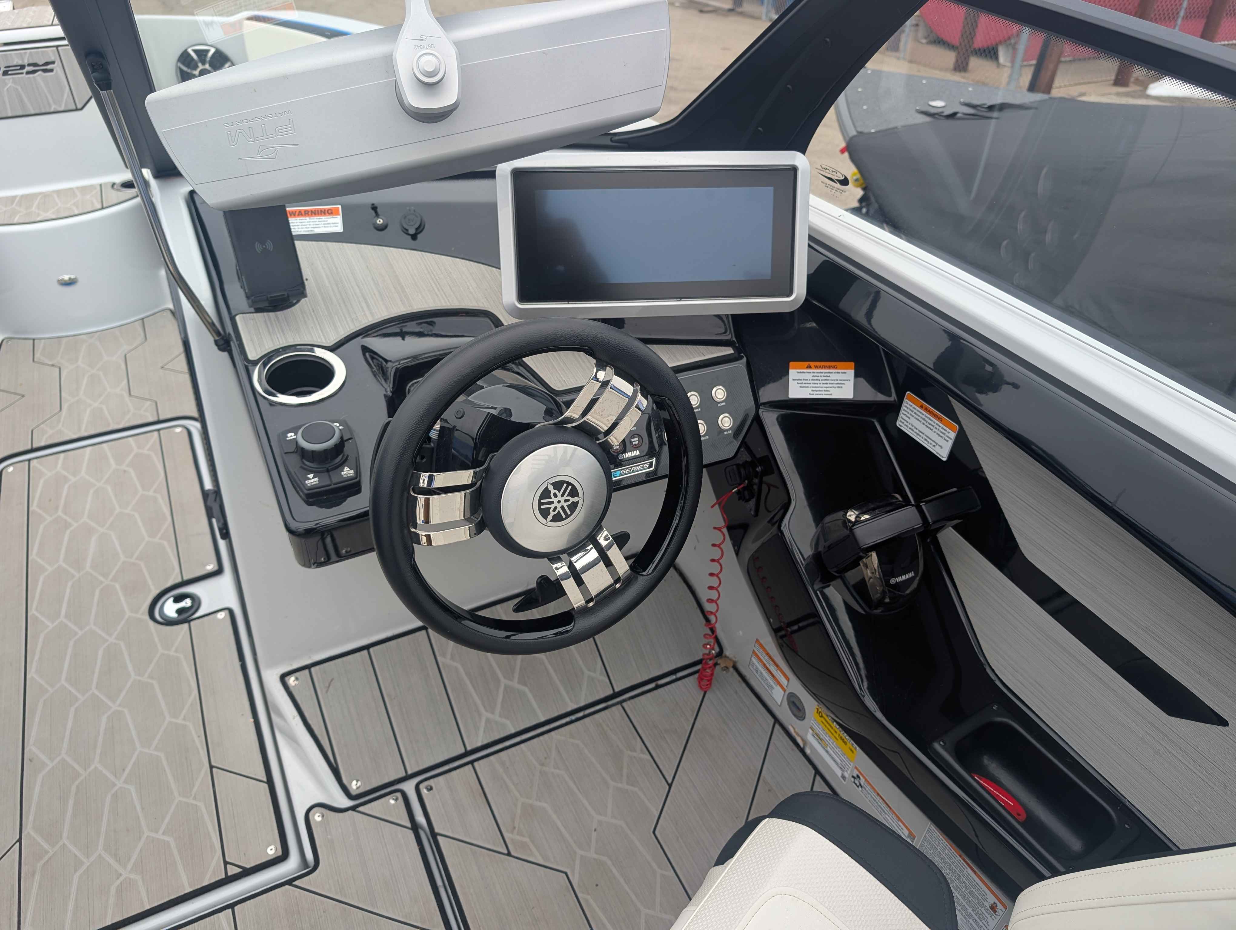 boat-carouselImage-image