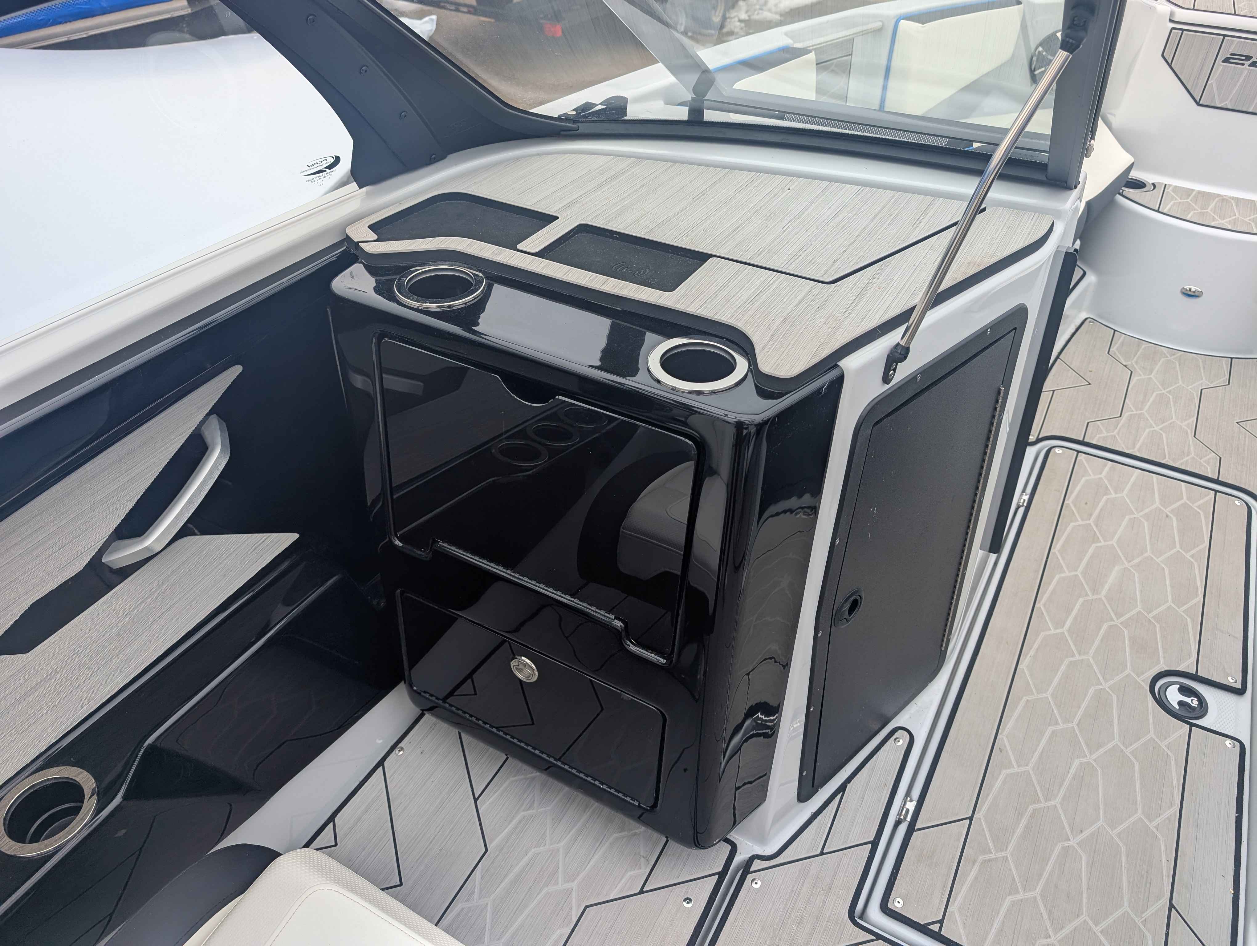 boat-carouselImage-image