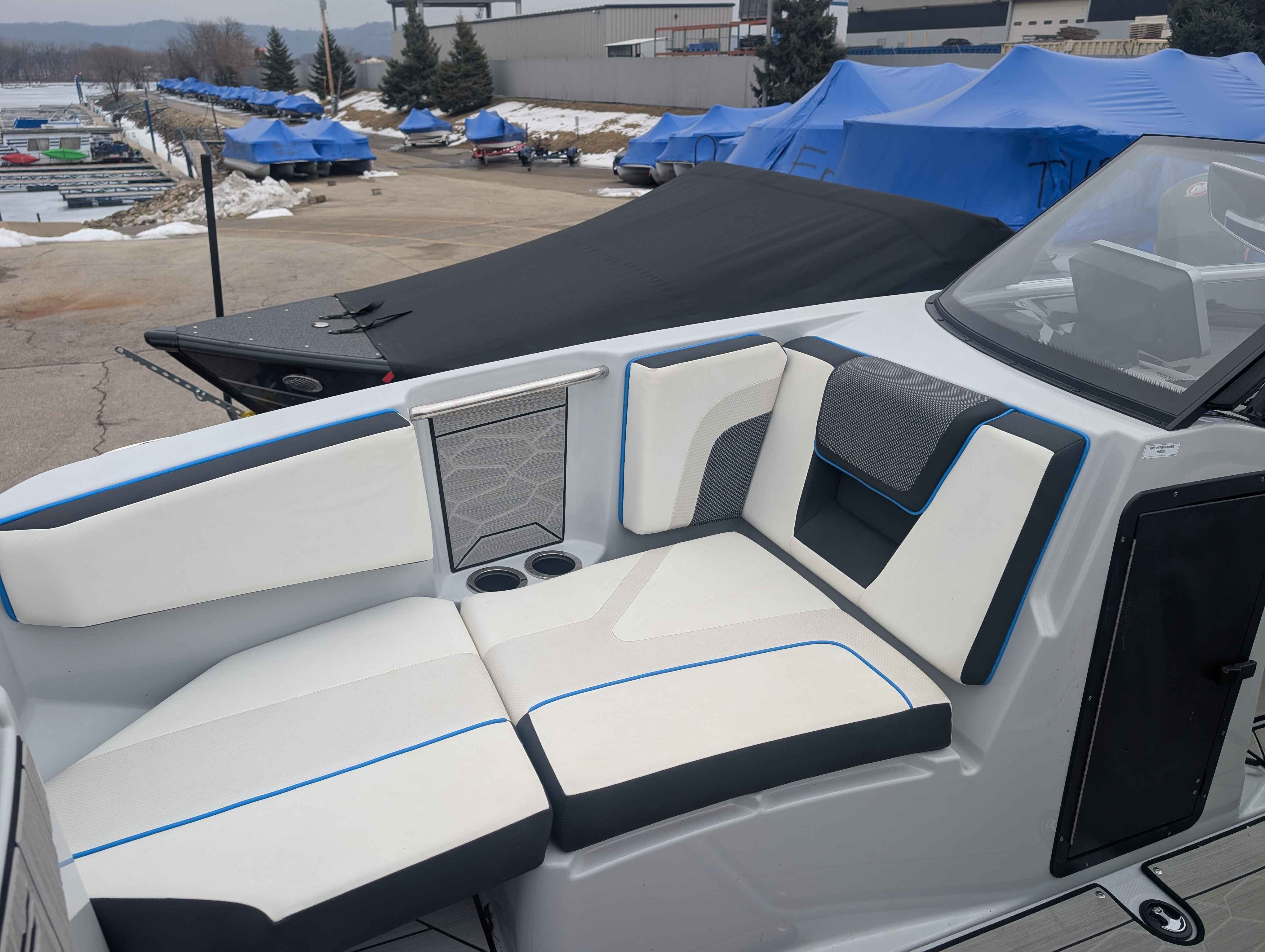 boat-carouselImage-image