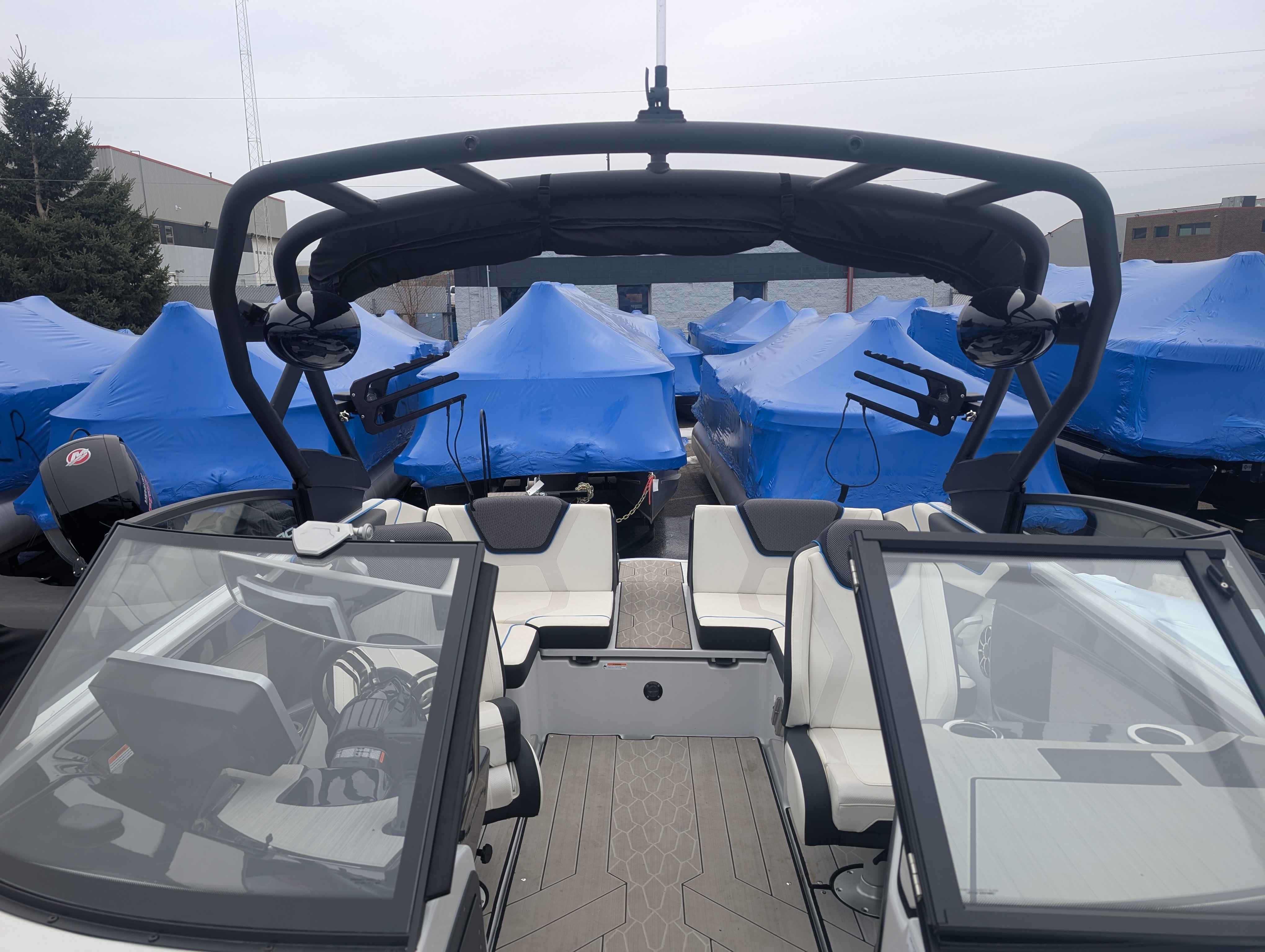 boat-carouselImage-image