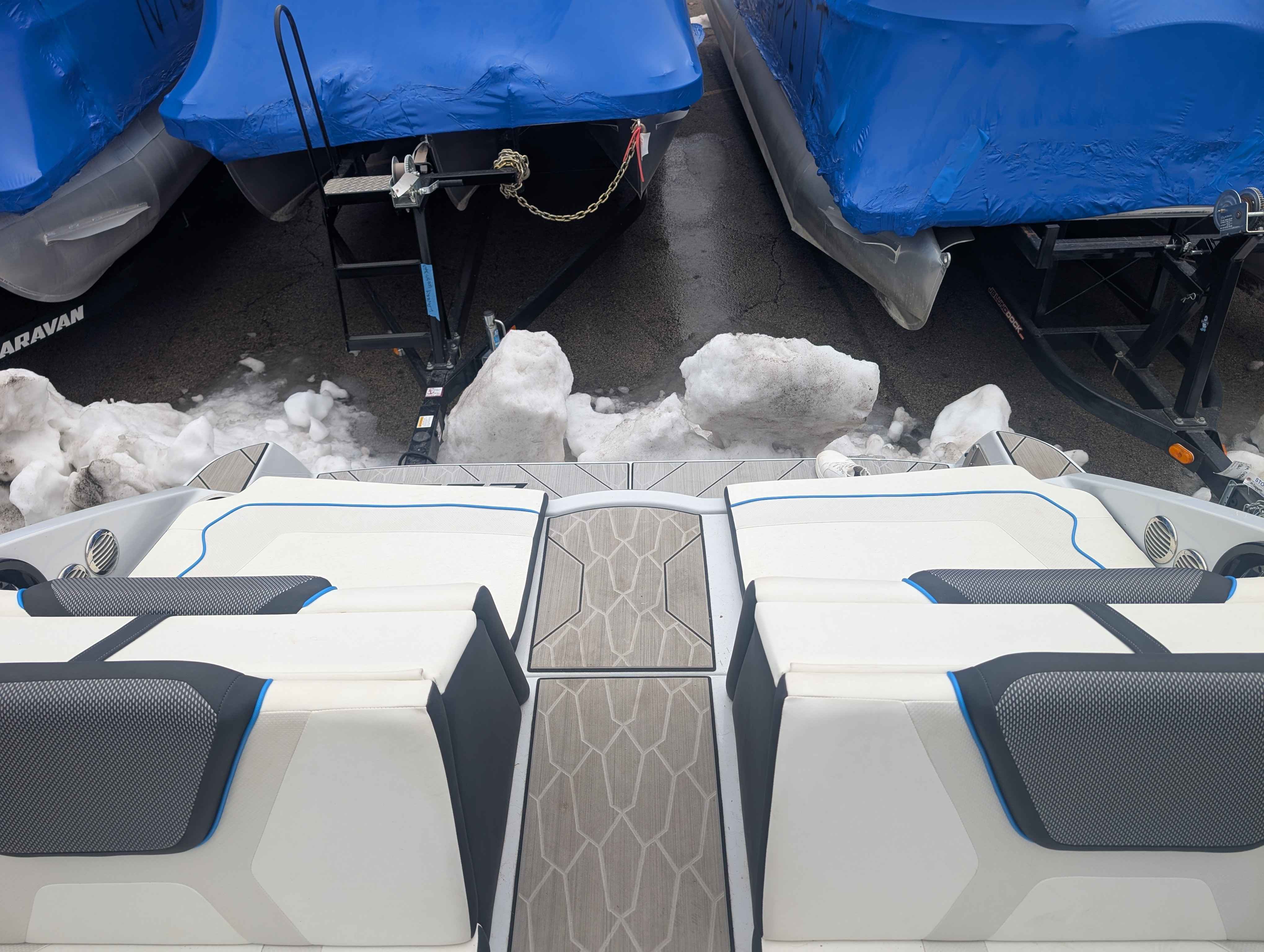 boat-carouselImage-image