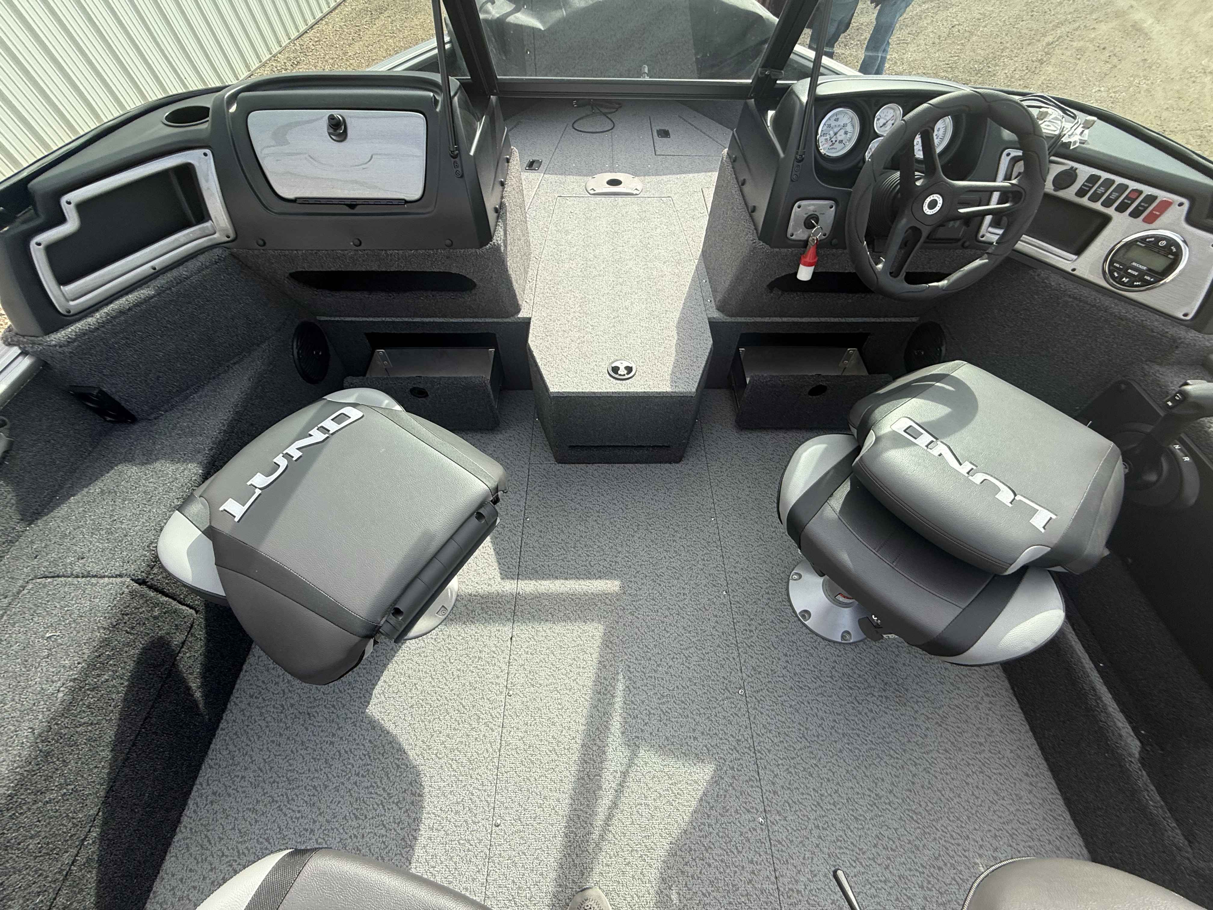 boat-carouselImage-image