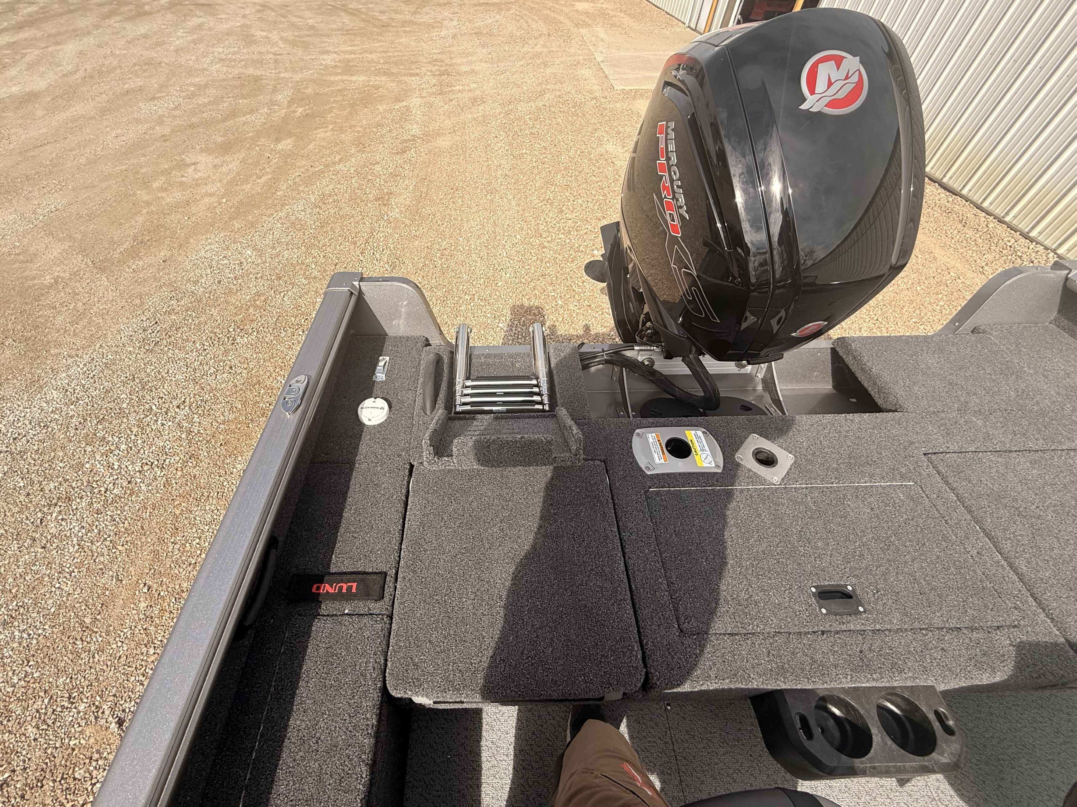 boat-carouselImage-image