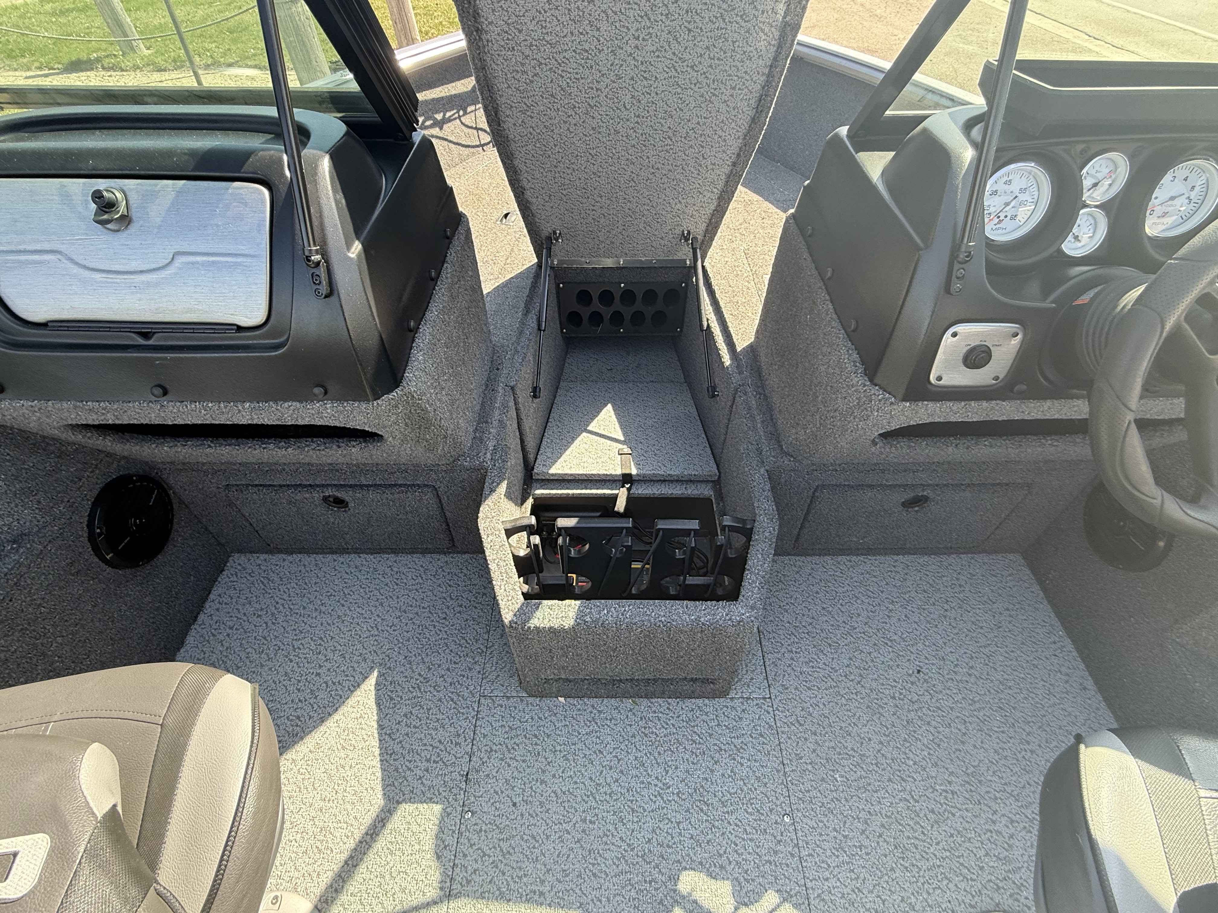 boat-carouselImage-image