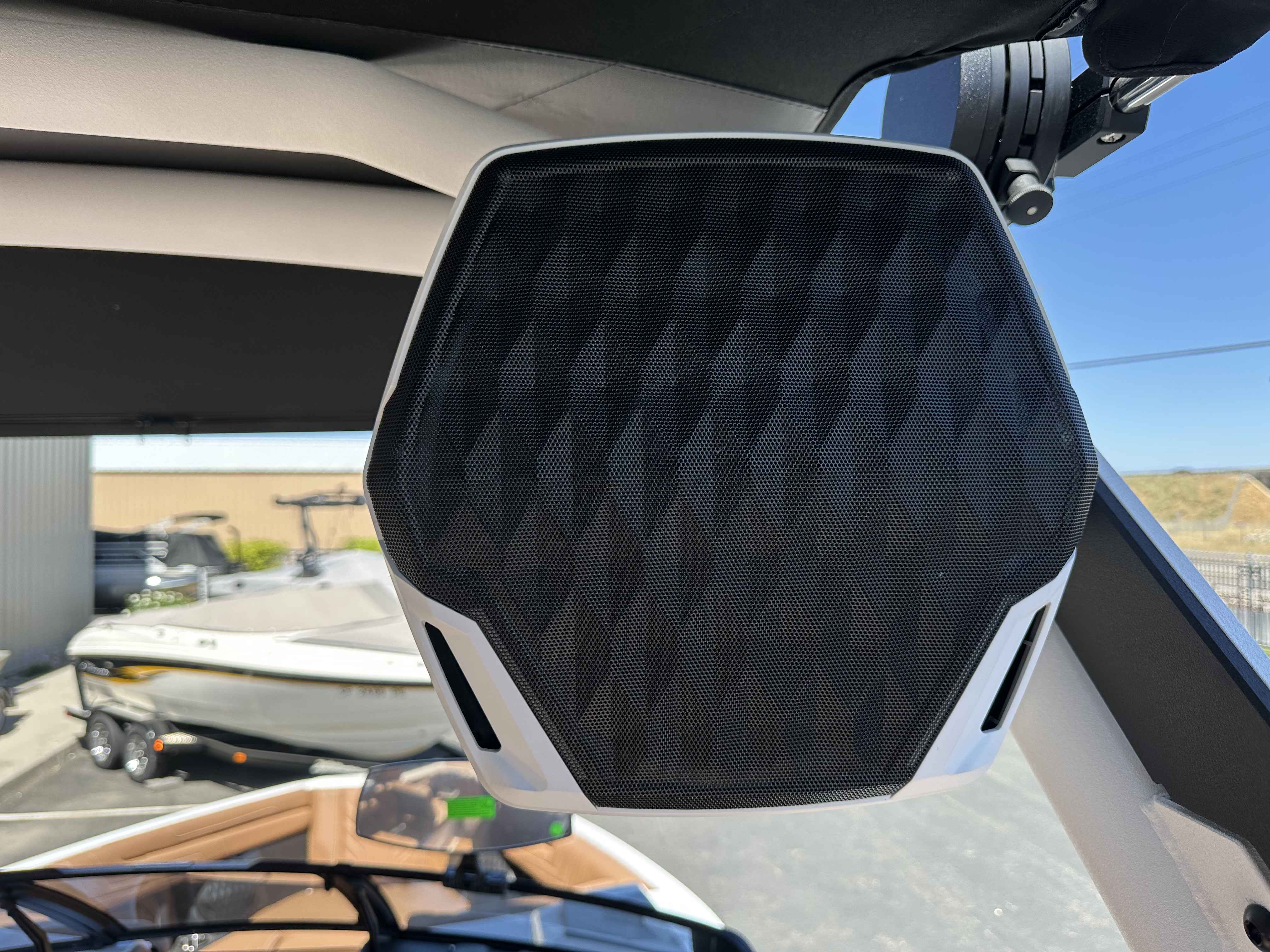 2026 Malibu 25 LSV-8