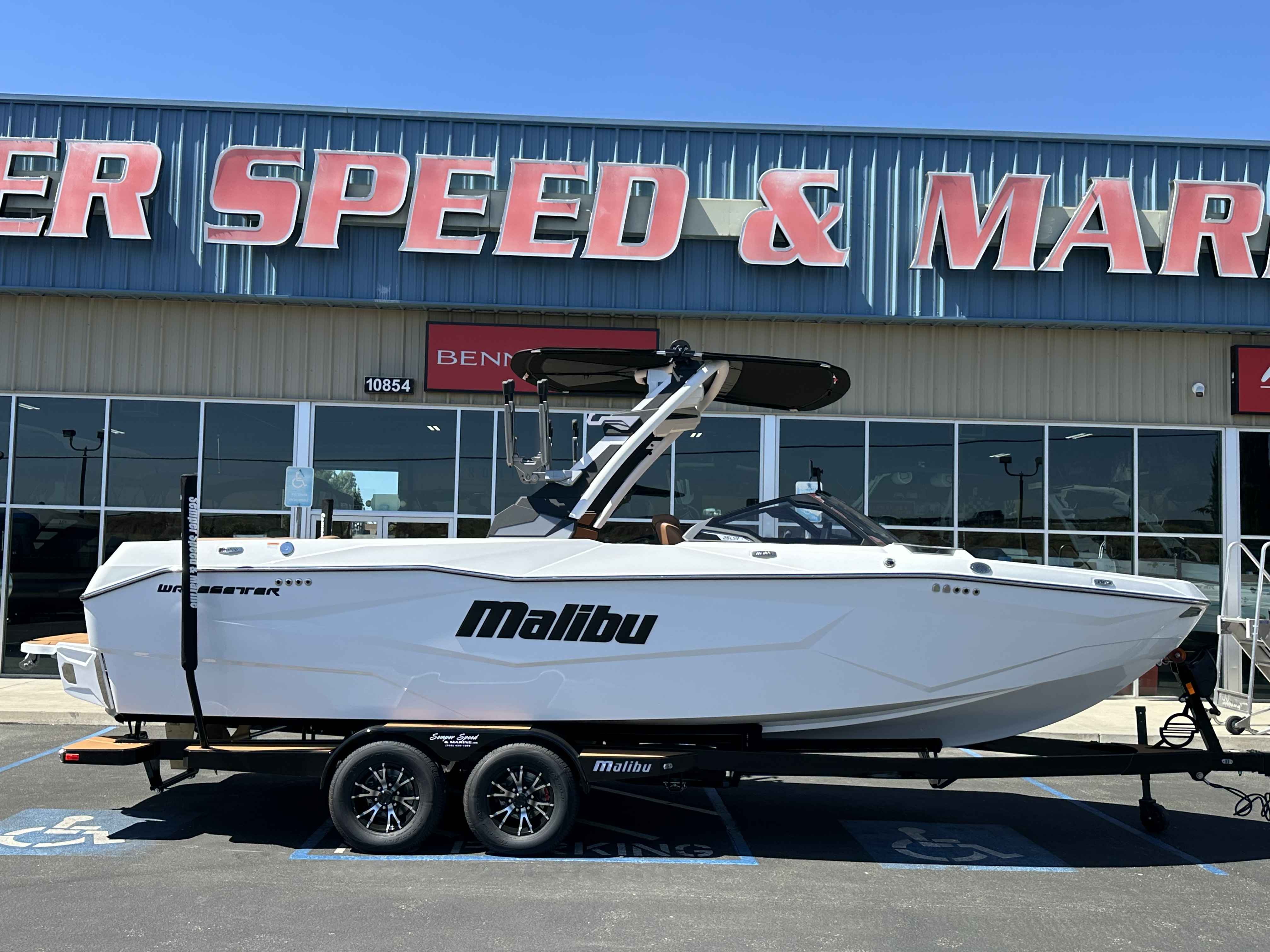 2026 Malibu 25 LSV-1