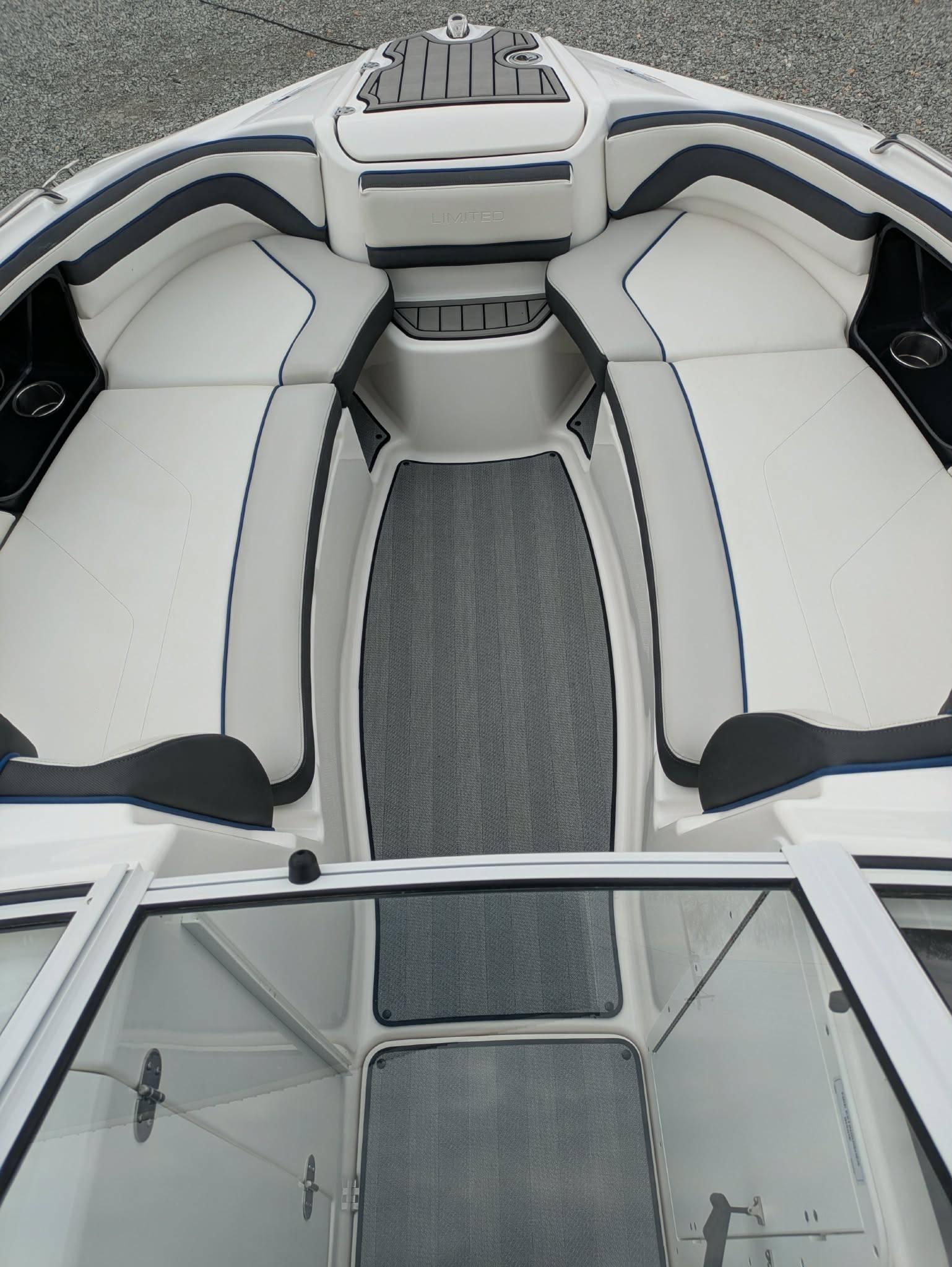 2019 YAMAHA E SERIES 242 LIMITED JET BOAT-7