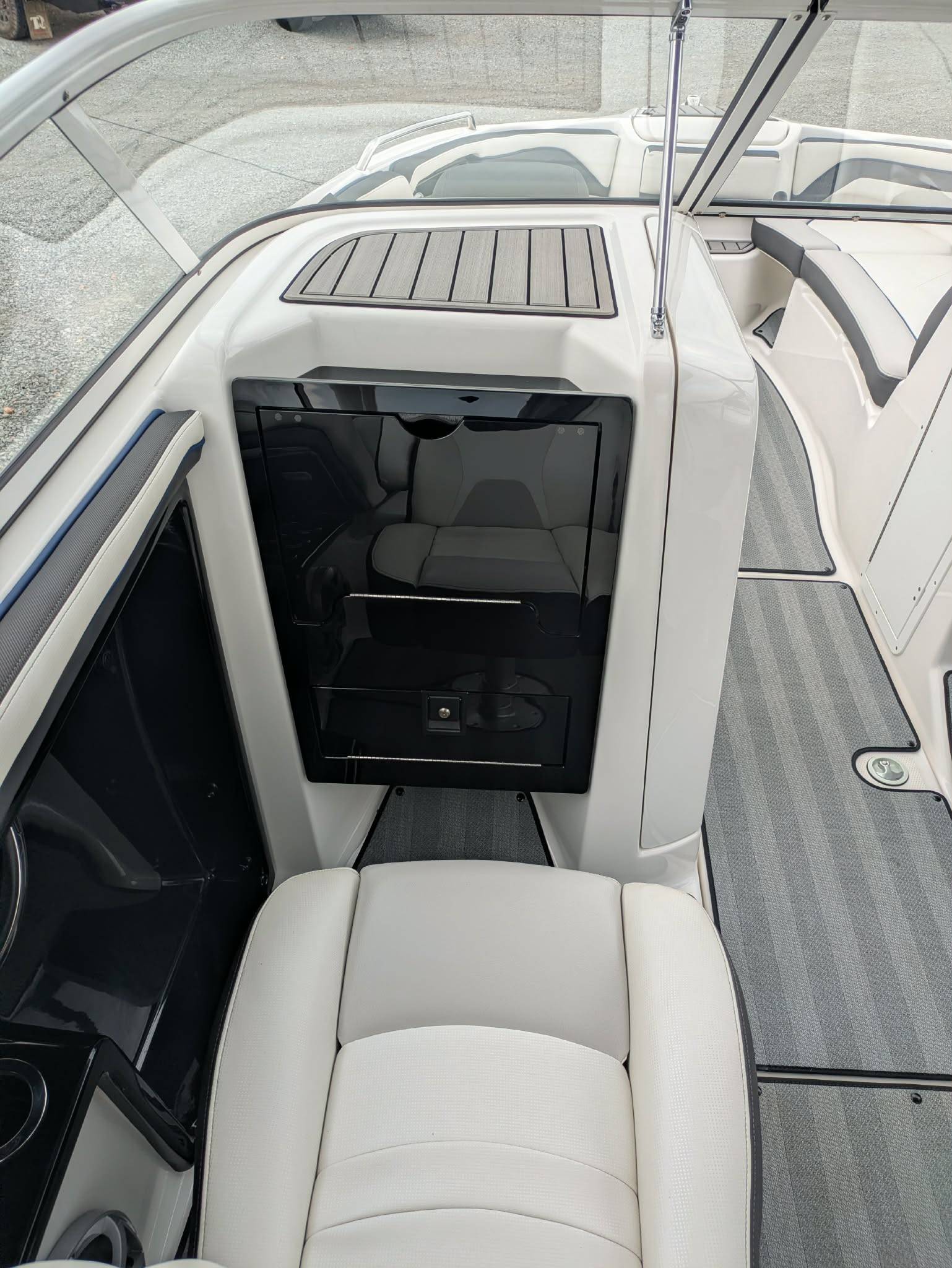 2019 YAMAHA E SERIES 242 LIMITED JET BOAT-8