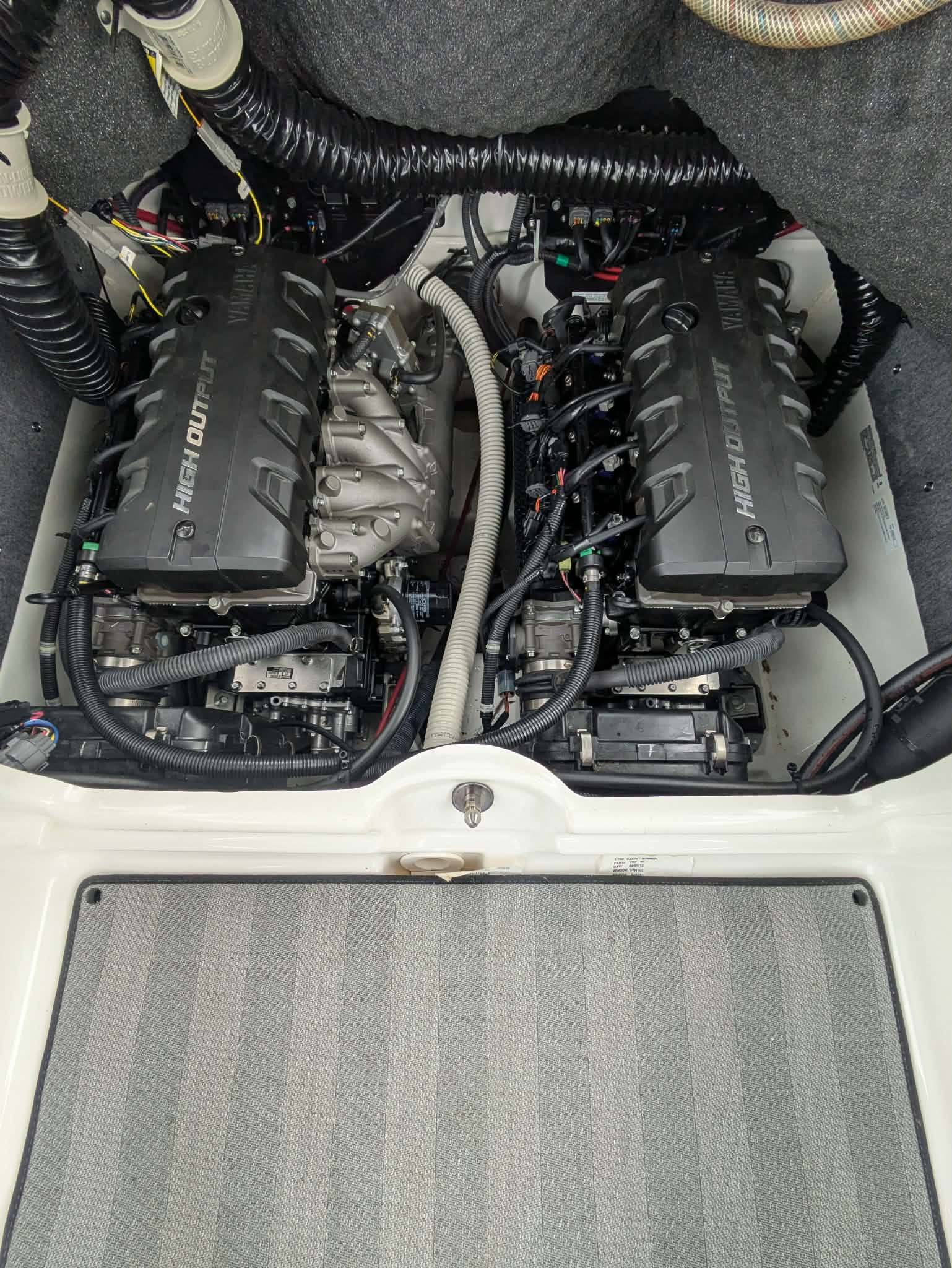 2019 YAMAHA E SERIES 242 LIMITED JET BOAT-11