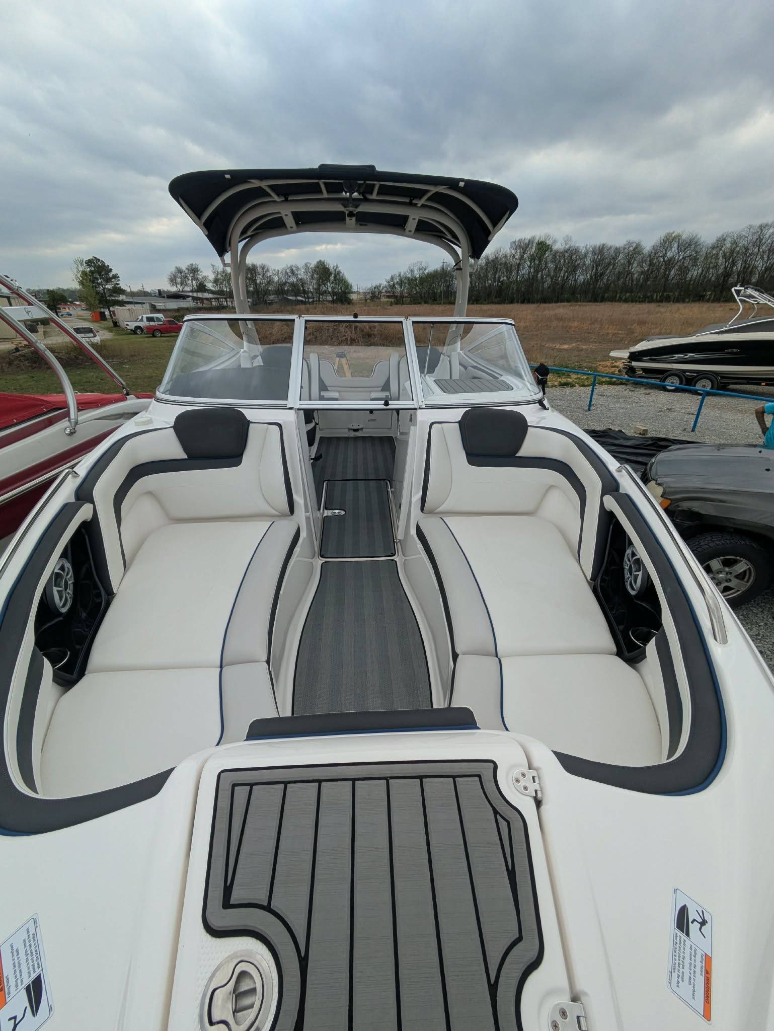 2019 YAMAHA E SERIES 242 LIMITED JET BOAT-12