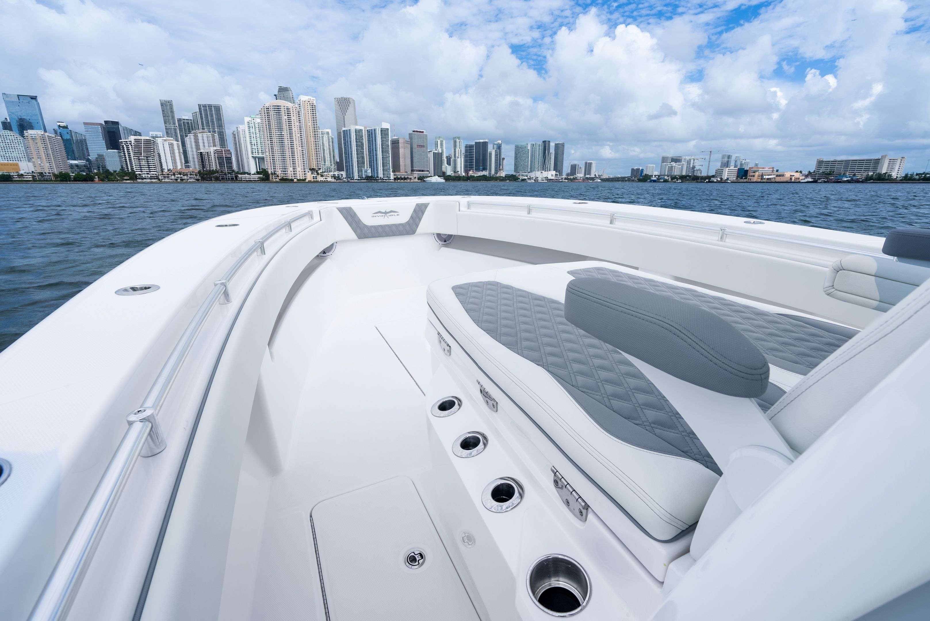 2027 Invincible 33' OFFSHORE-3