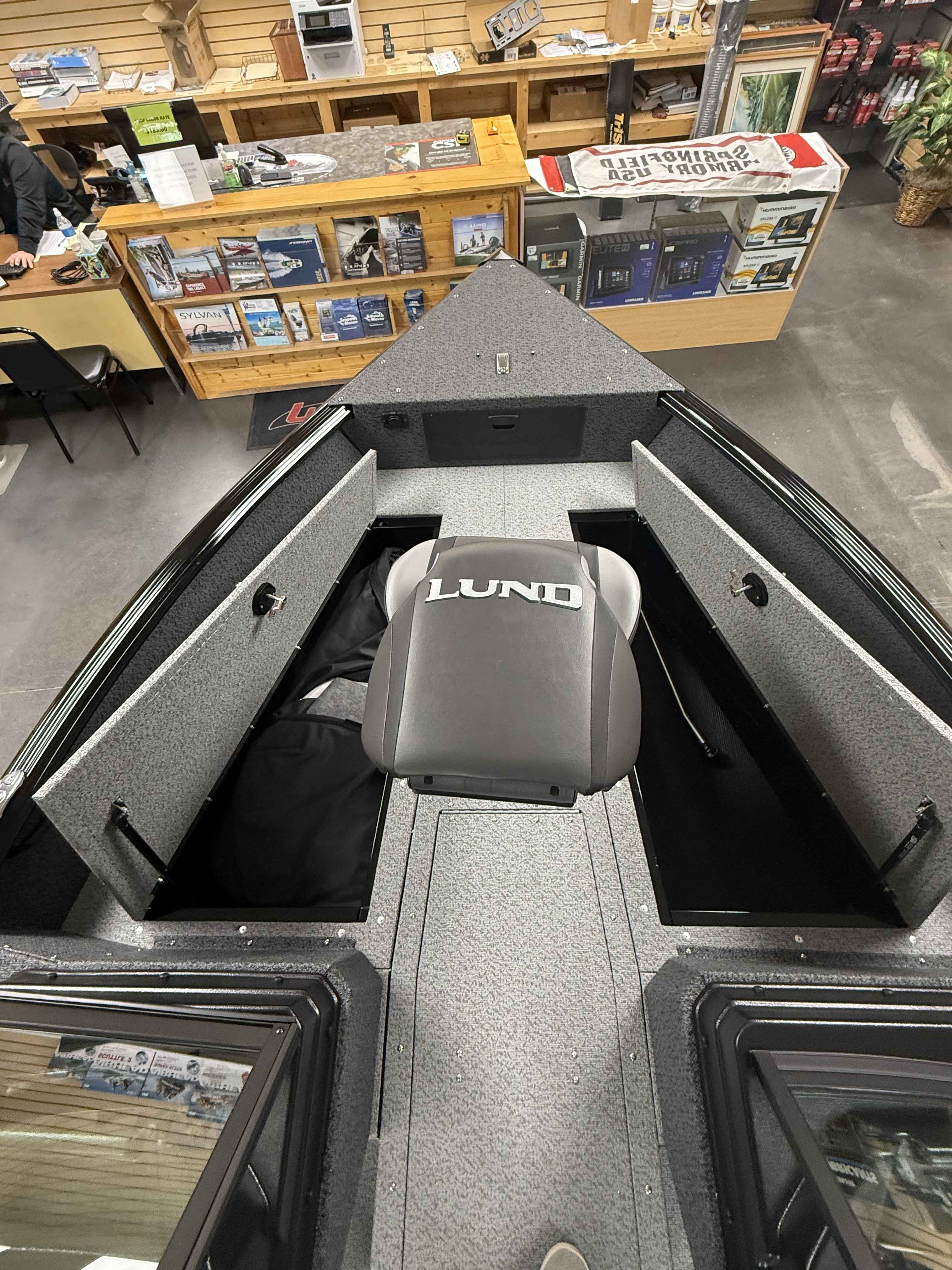 boat-carouselImage-image