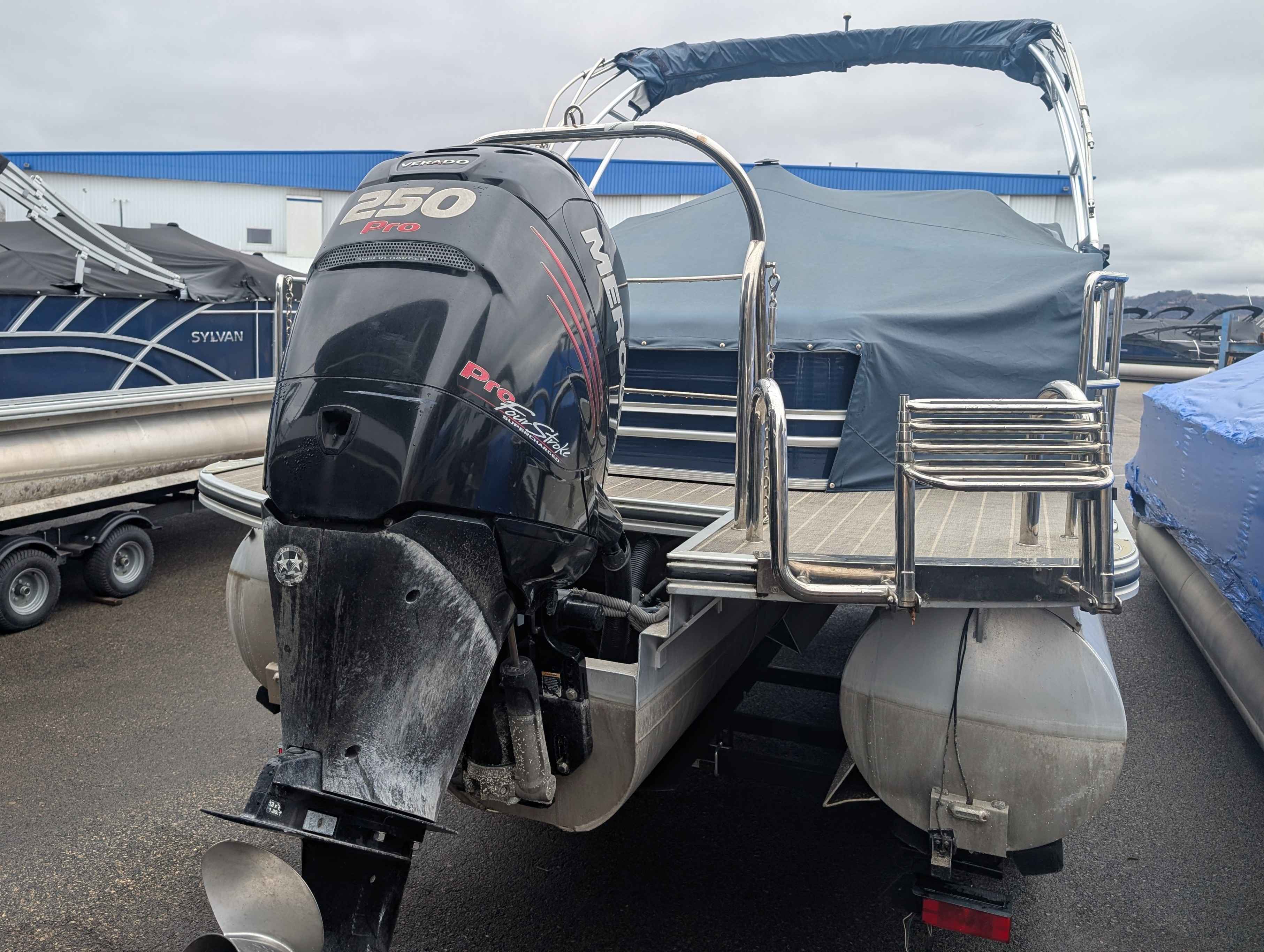 boat-carouselImage-image