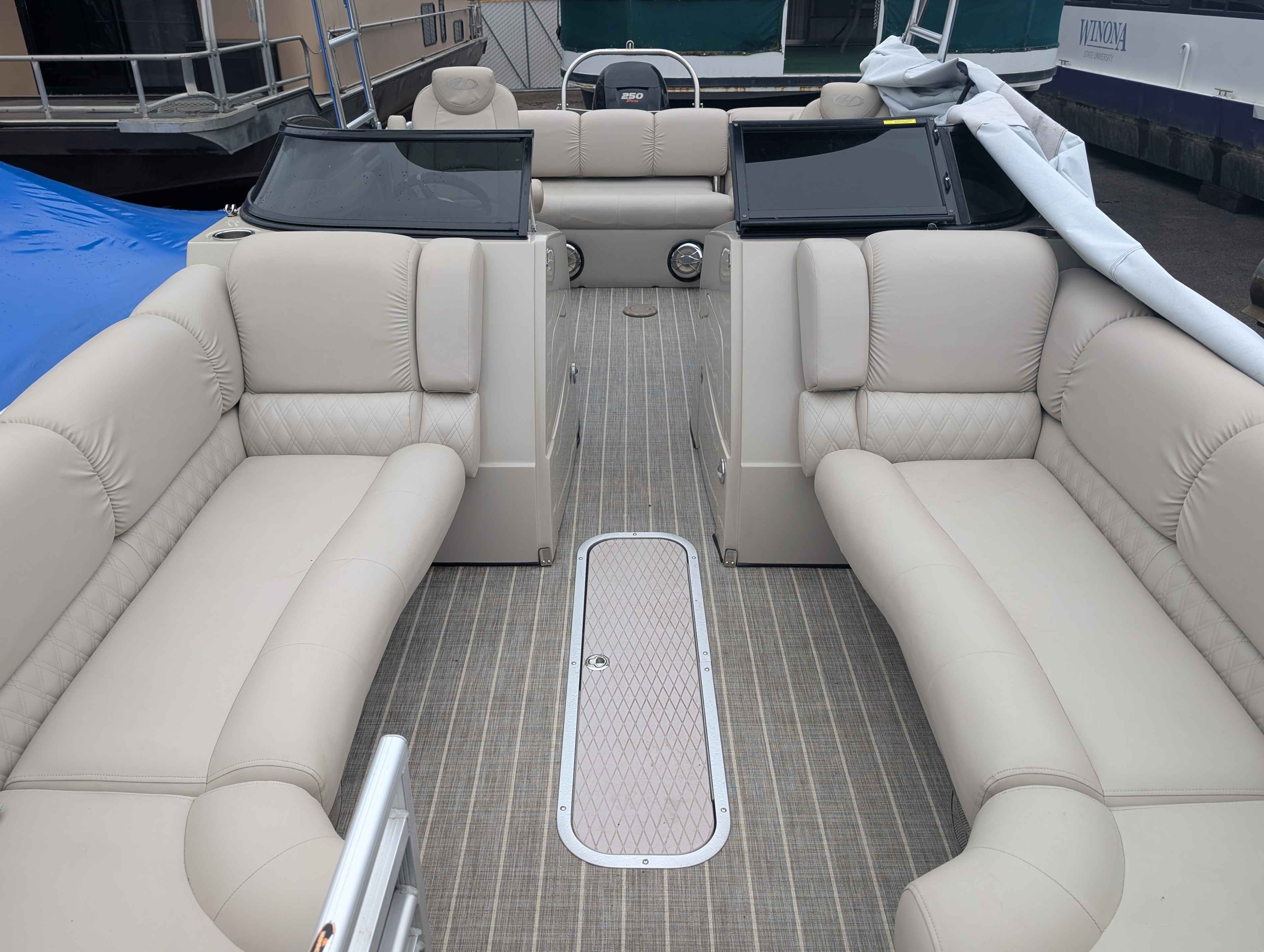 boat-carouselImage-image