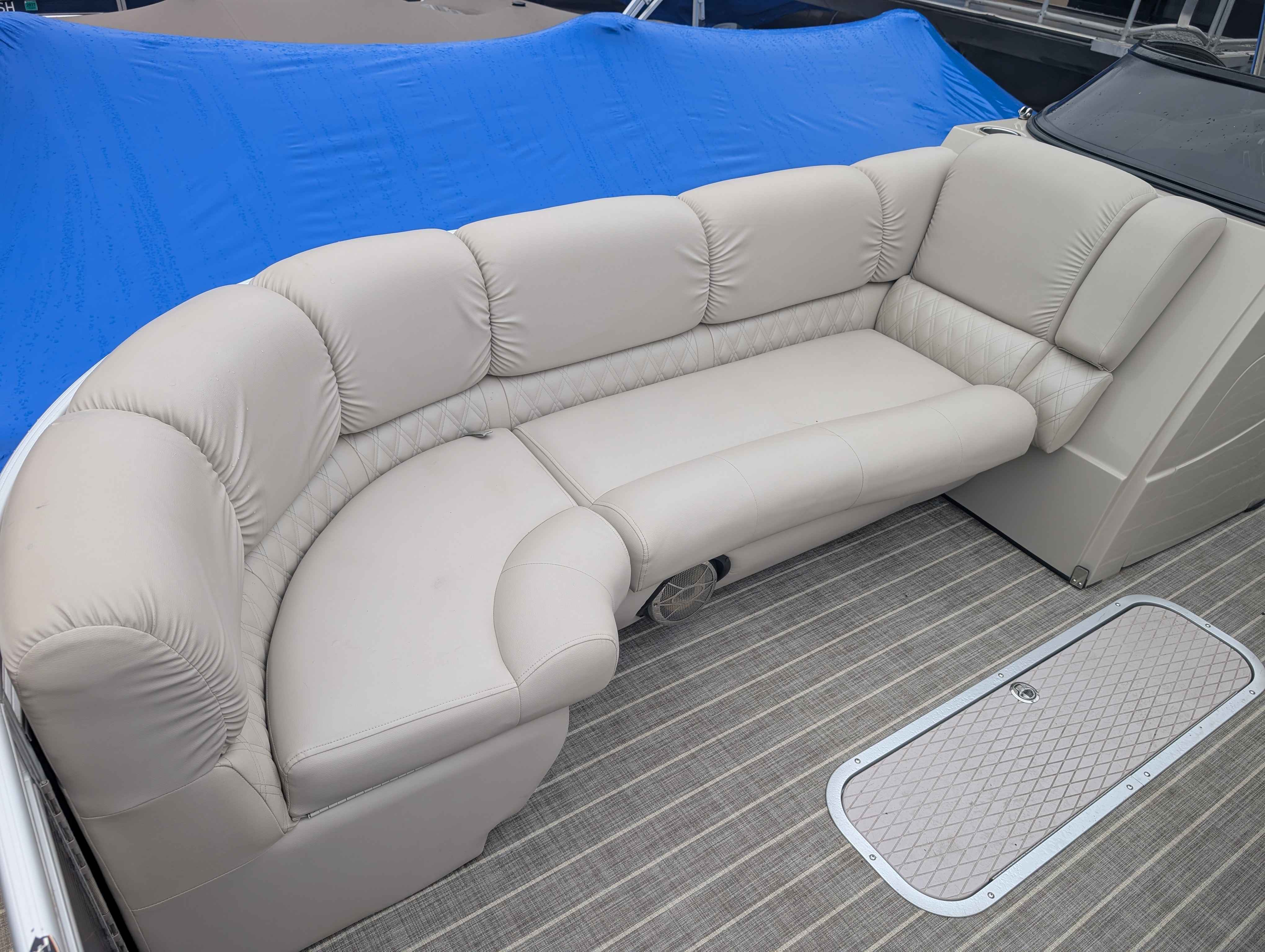 boat-carouselImage-image