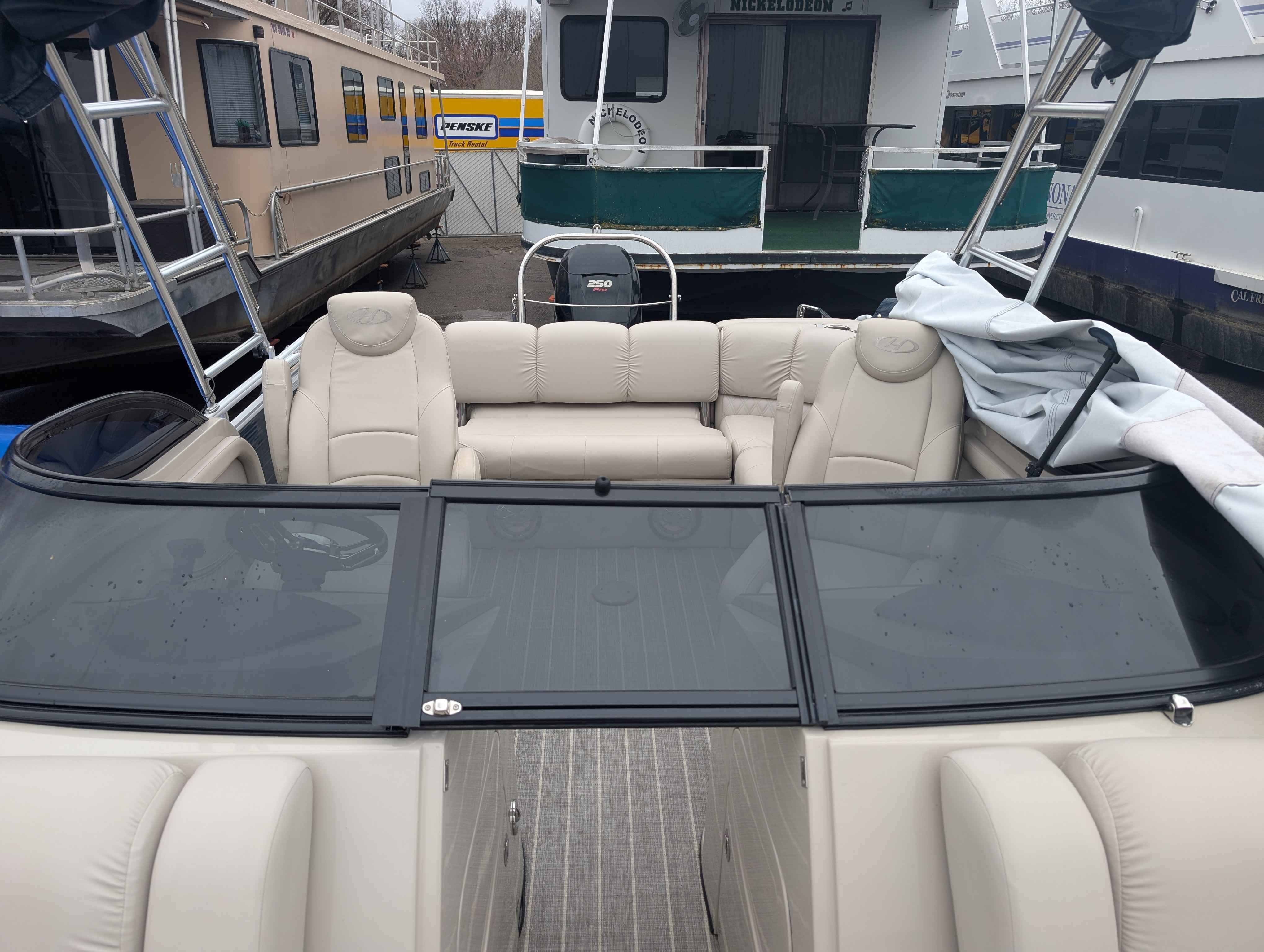 boat-carouselImage-image