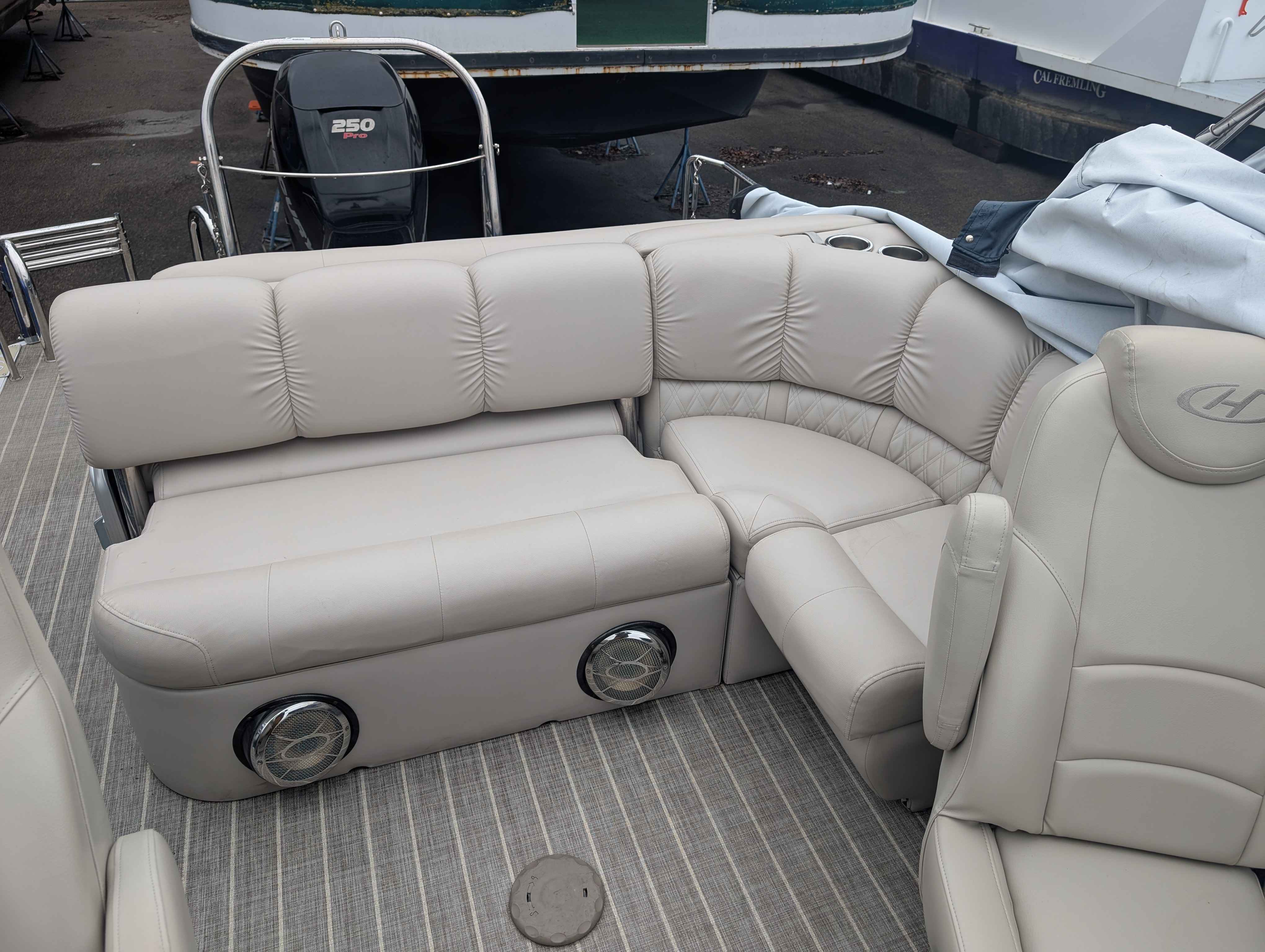 boat-carouselImage-image