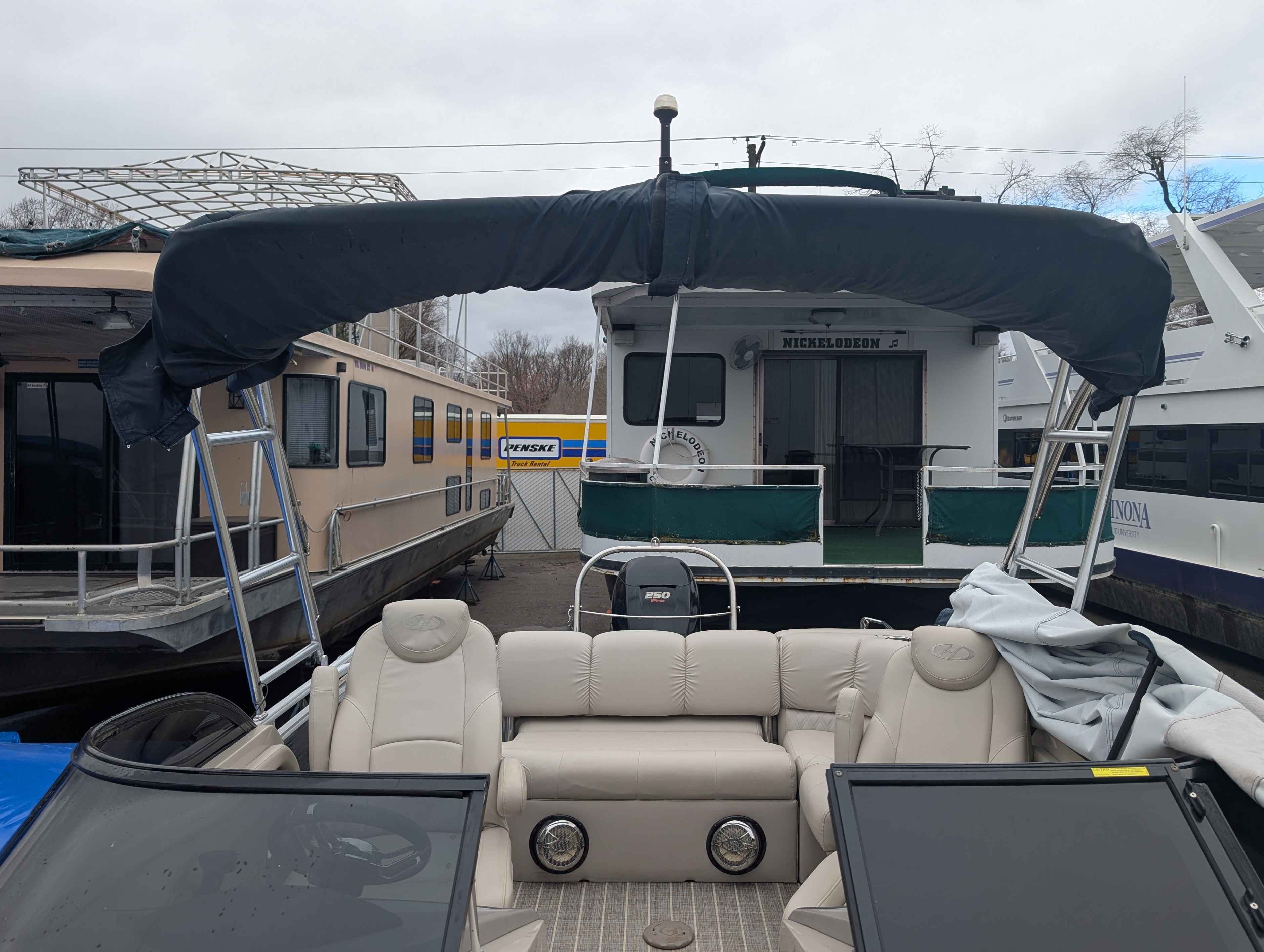 boat-carouselImage-image