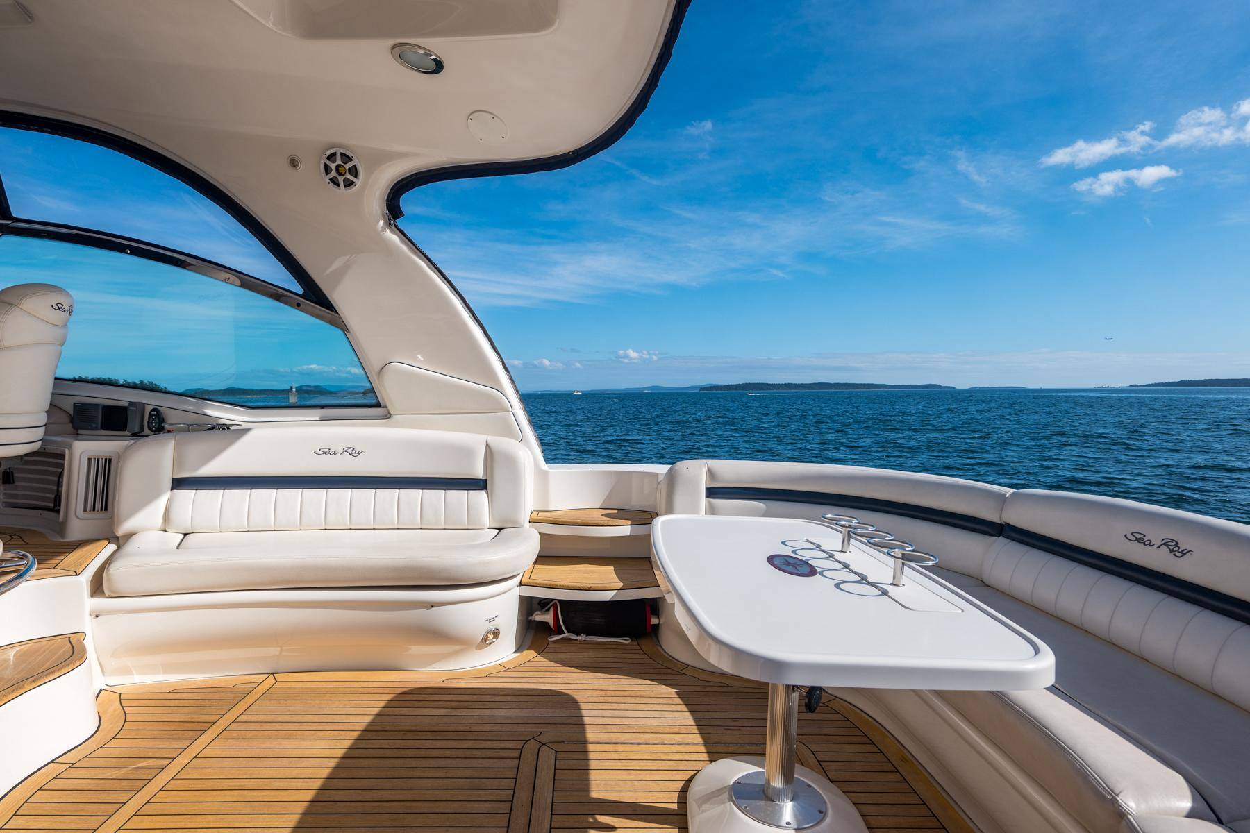 Pre-Owned 2005 Sea ray 500 Sundancer for Sale | Vancouver, BC | M&P Yacht Centre | 69d55f928c0622187f07382c