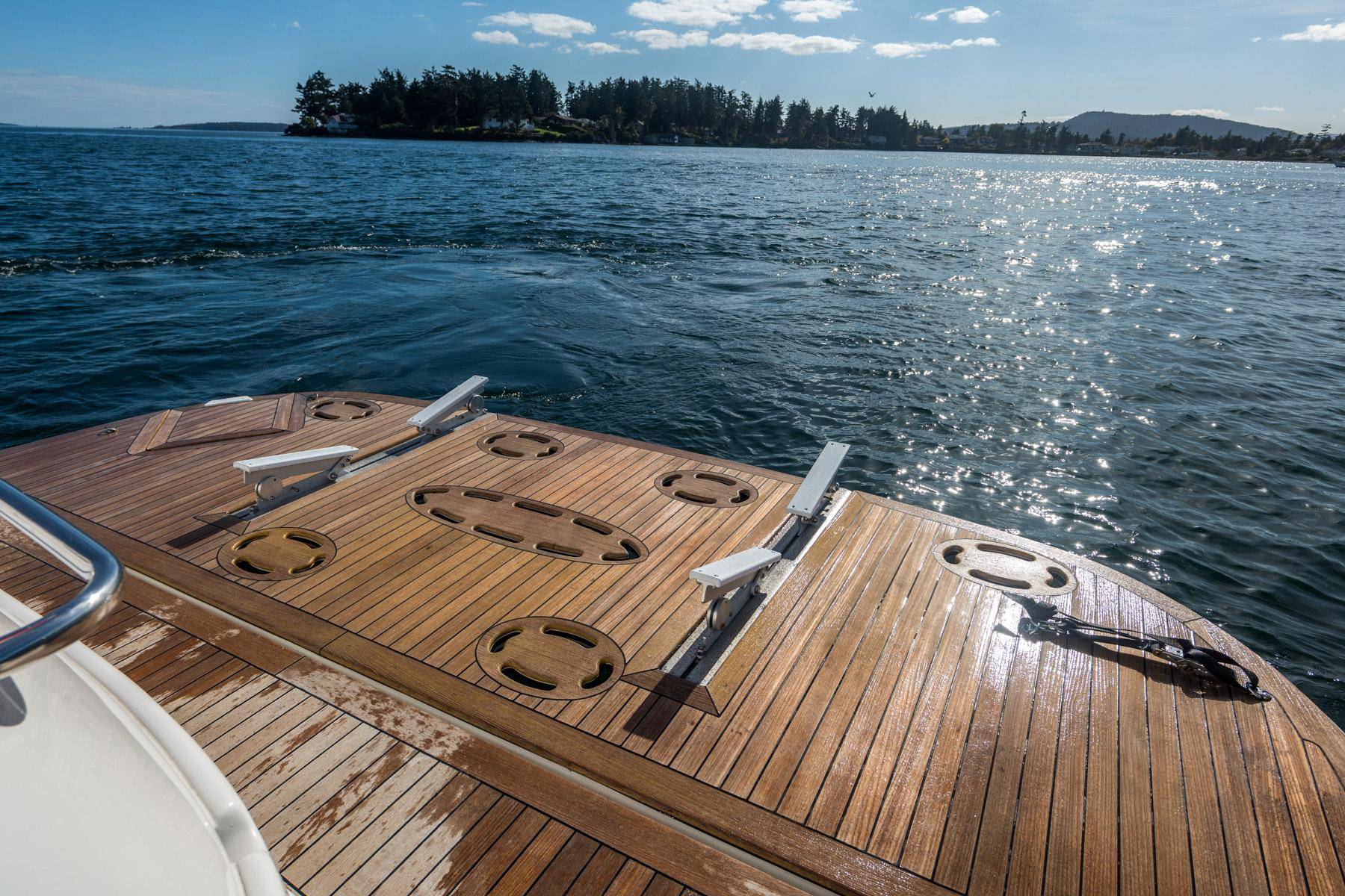 Pre-Owned 2005 Sea ray 500 Sundancer for Sale | Vancouver, BC | M&P Yacht Centre | 69d55f928c0622187f07382c