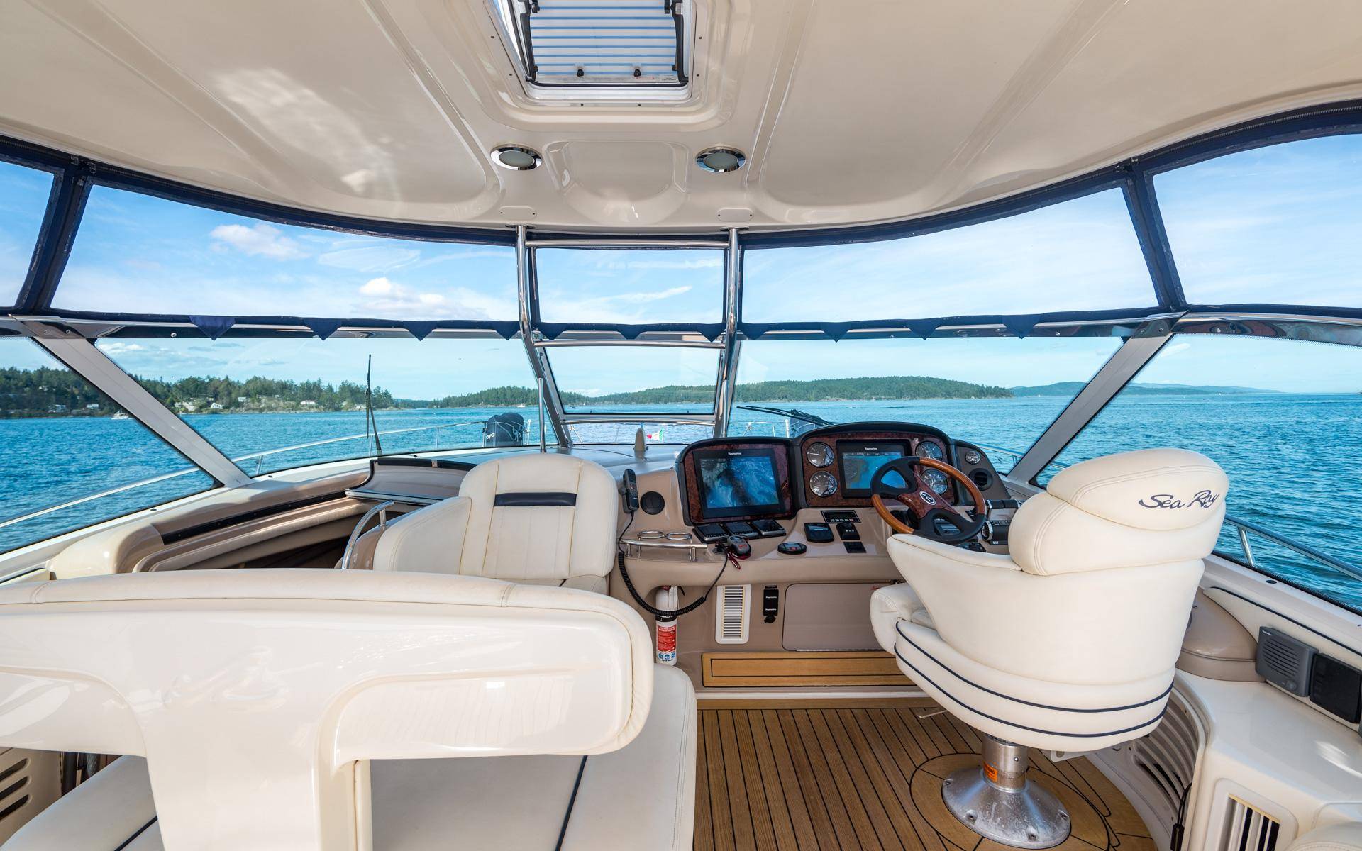 Pre-Owned 2005 Sea ray 500 Sundancer for Sale | Vancouver, BC | M&P Yacht Centre | 69d55f928c0622187f07382c