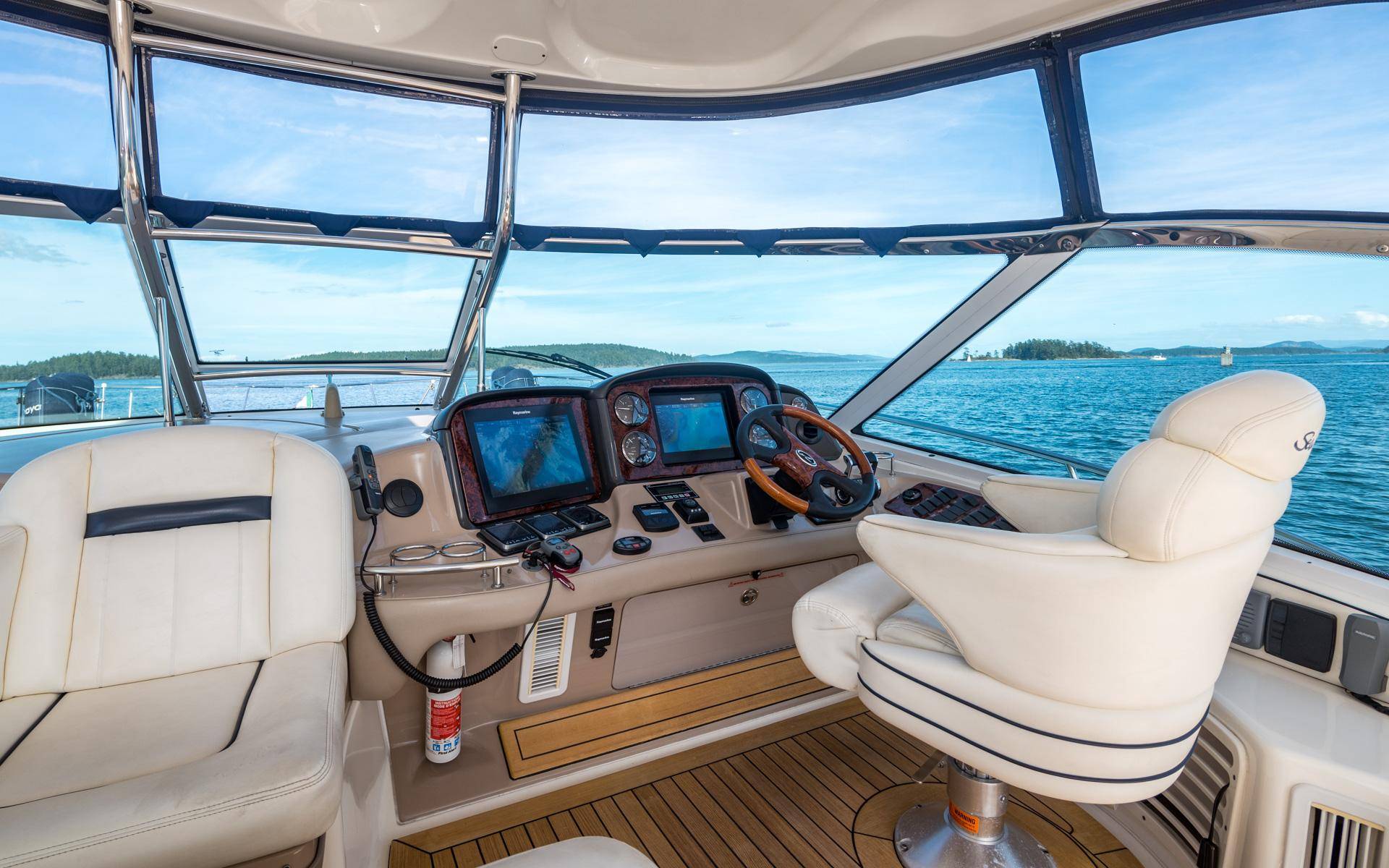 Pre-Owned 2005 Sea ray 500 Sundancer for Sale | Vancouver, BC | M&P Yacht Centre | 69d55f928c0622187f07382c