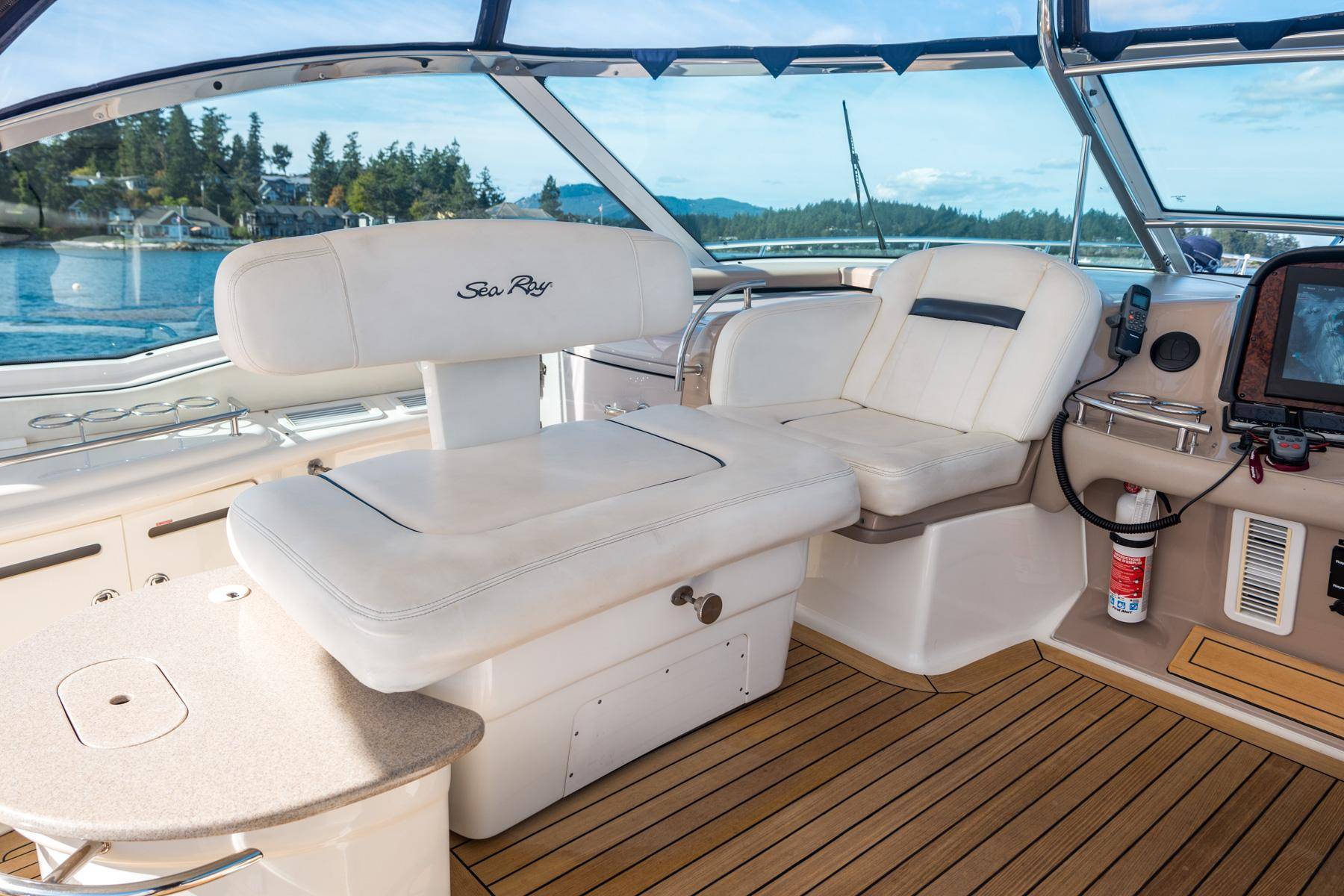 Pre-Owned 2005 Sea ray 500 Sundancer for Sale | Vancouver, BC | M&P Yacht Centre | 69d55f928c0622187f07382c
