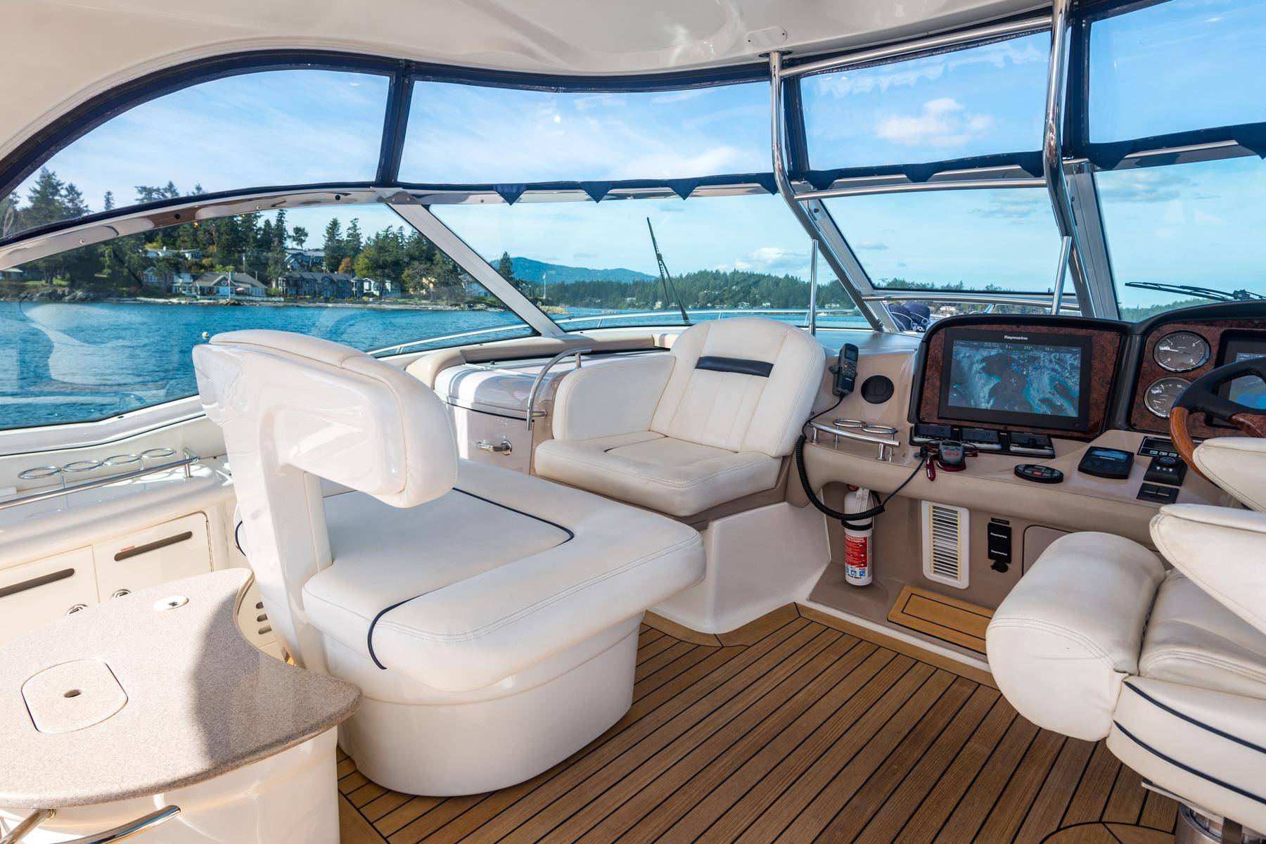 Pre-Owned 2005 Sea ray 500 Sundancer for Sale | Vancouver, BC | M&P Yacht Centre | 69d55f928c0622187f07382c