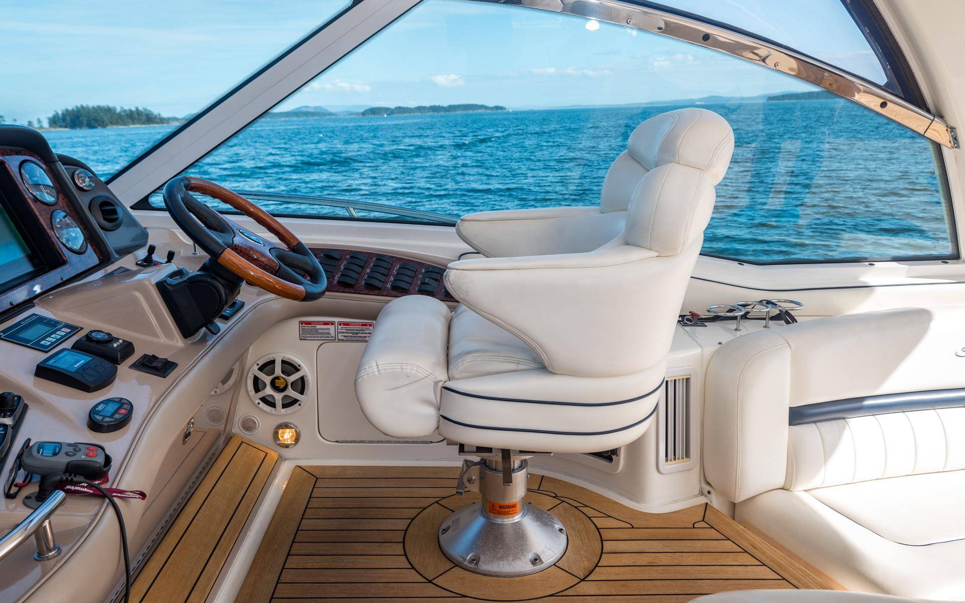 Pre-Owned 2005 Sea ray 500 Sundancer for Sale | Vancouver, BC | M&P Yacht Centre | 69d55f928c0622187f07382c