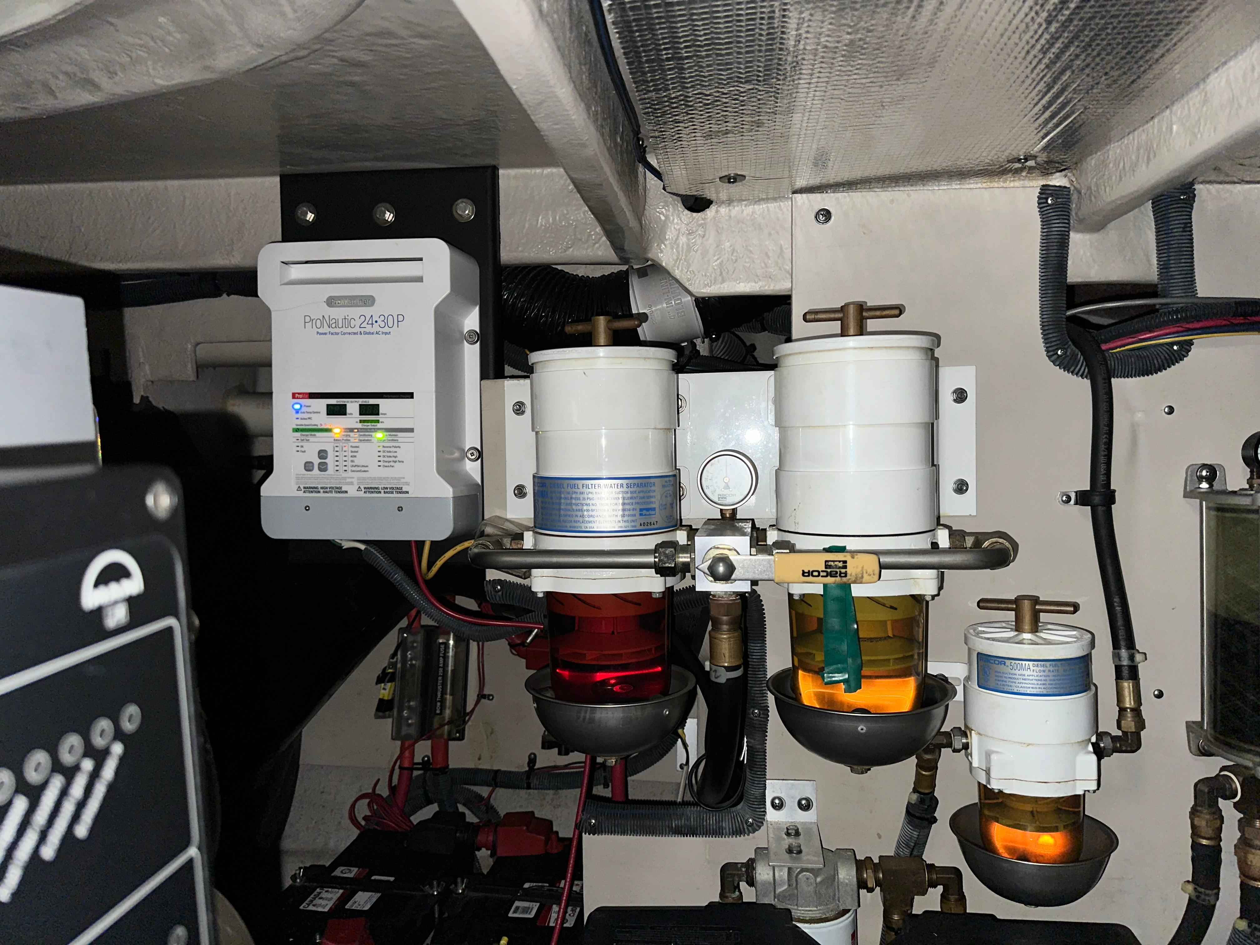 Pre-Owned 2005 Sea ray 500 Sundancer for Sale | Vancouver, BC | M&P Yacht Centre | 69d55f928c0622187f07382c