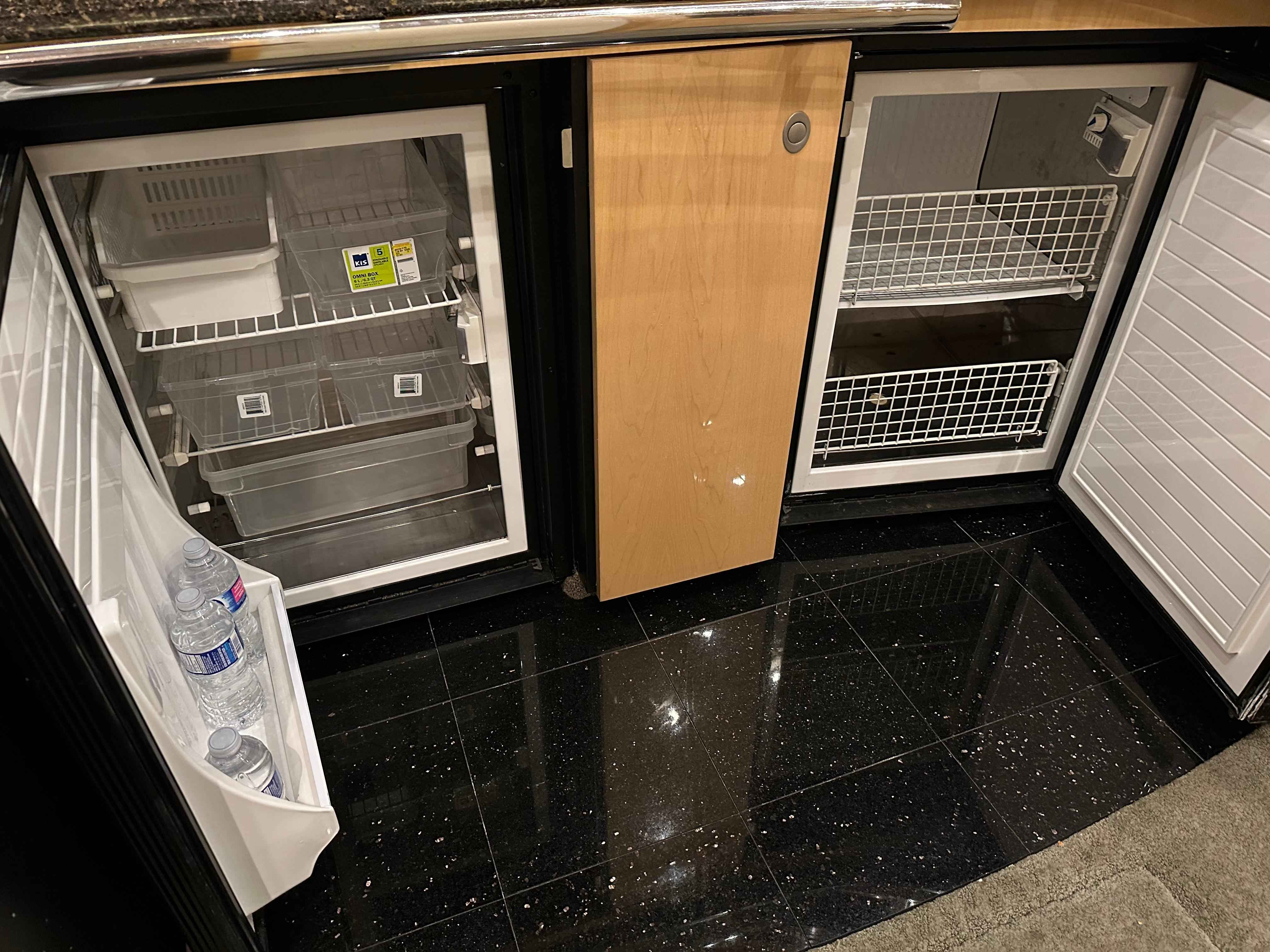 Pre-Owned 2005 Sea ray 500 Sundancer for Sale | Vancouver, BC | M&P Yacht Centre | 69d55f928c0622187f07382c