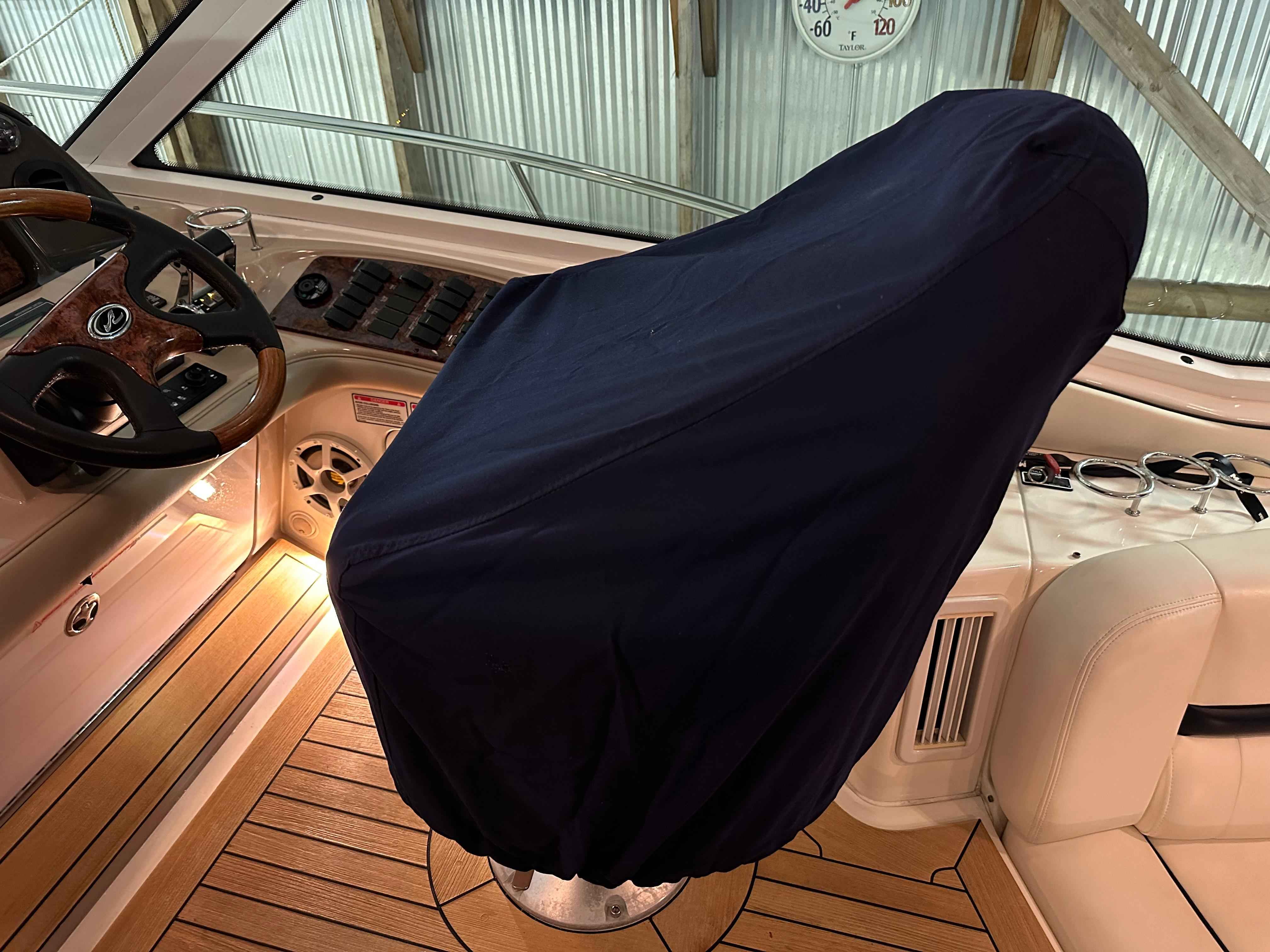 Pre-Owned 2005 Sea ray 500 Sundancer for Sale | Vancouver, BC | M&P Yacht Centre | 69d55f928c0622187f07382c