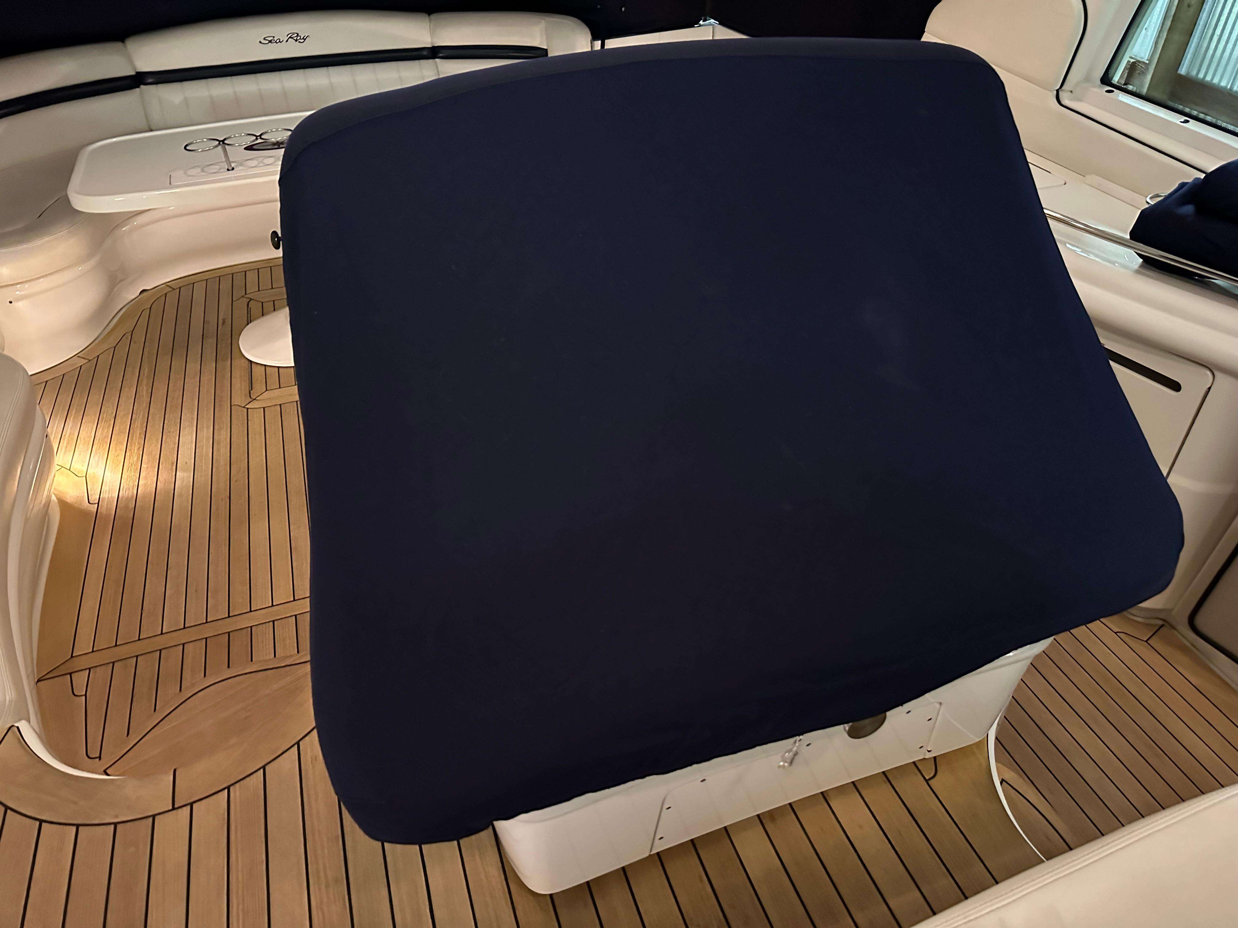 Pre-Owned 2005 Sea ray 500 Sundancer for Sale | Vancouver, BC | M&P Yacht Centre | 69d55f928c0622187f07382c