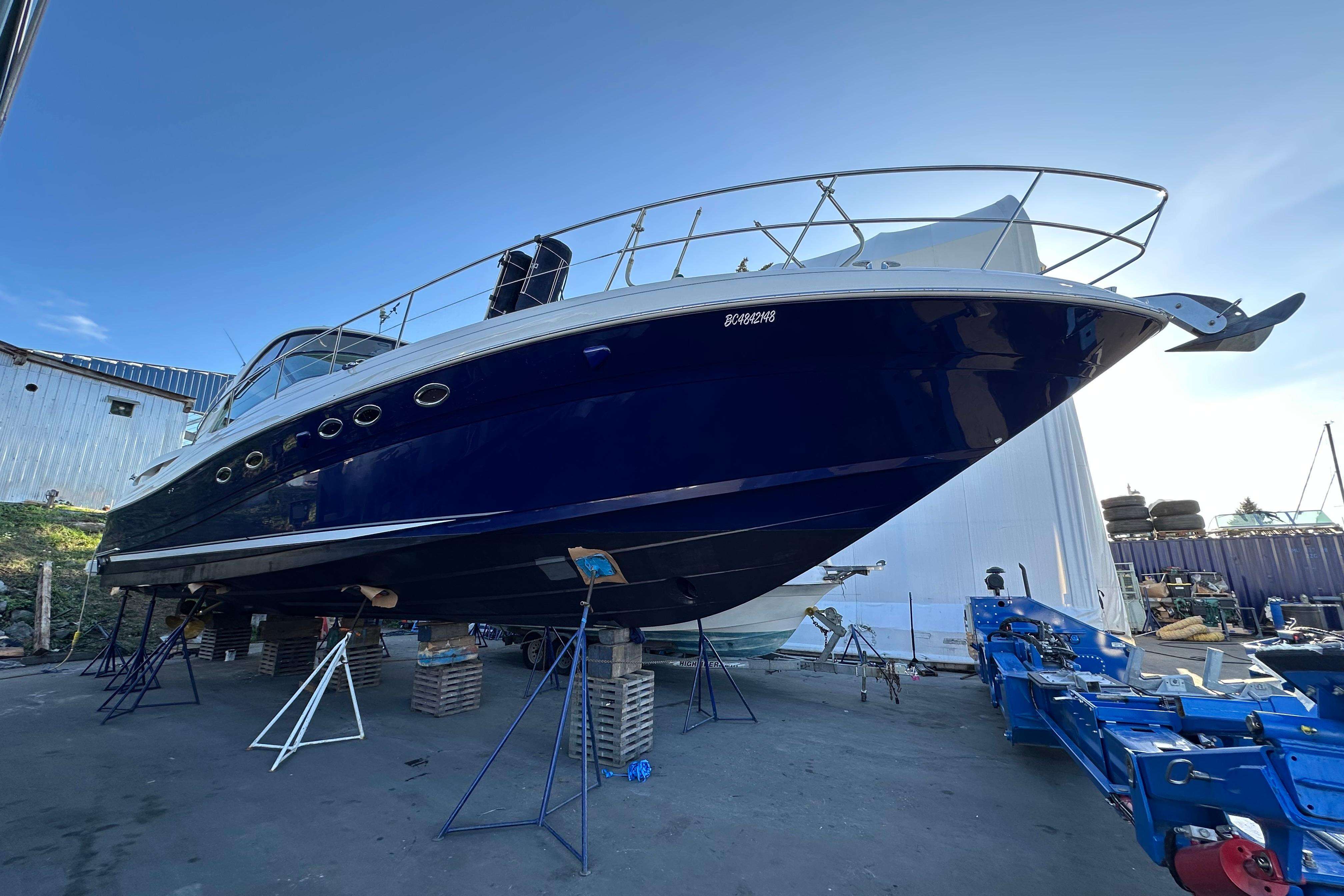 Pre-Owned 2005 Sea ray 500 Sundancer for Sale | Vancouver, BC | M&P Yacht Centre | 69d55f928c0622187f07382c