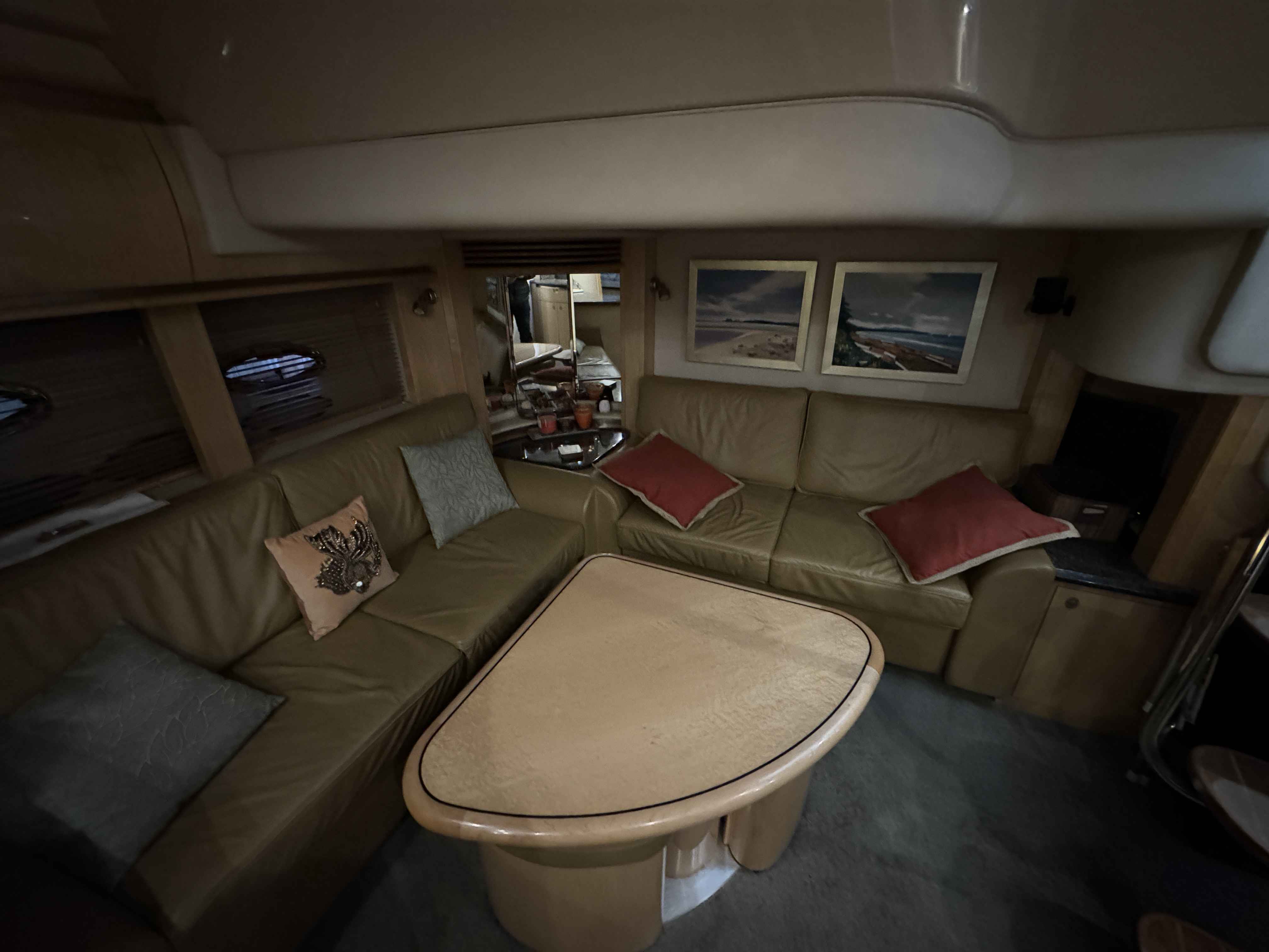 Pre-Owned 2005 Sea ray 500 Sundancer for Sale | Vancouver, BC | M&P Yacht Centre | 69d55f928c0622187f07382c