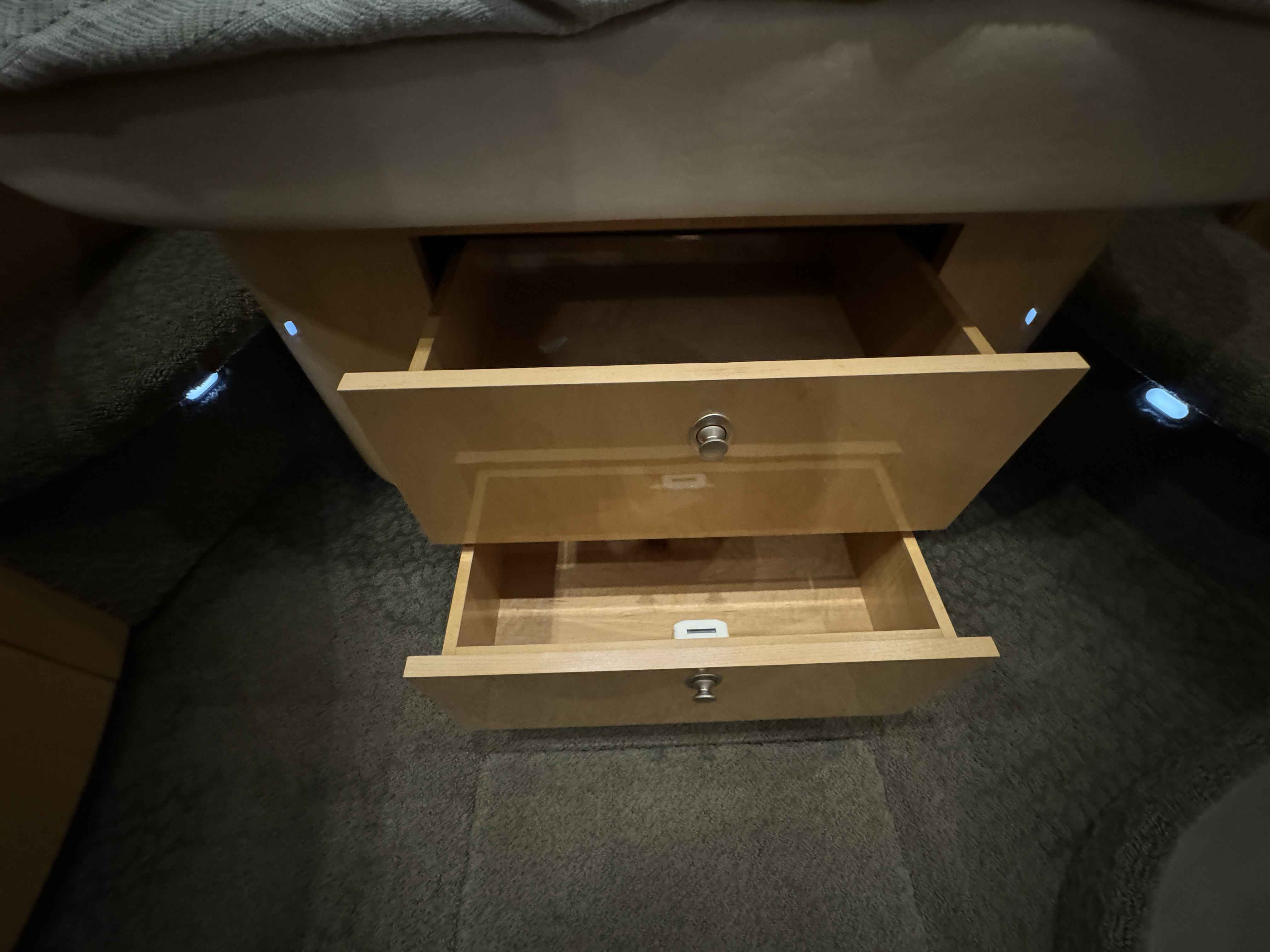 Pre-Owned 2005 Sea ray 500 Sundancer for Sale | Vancouver, BC | M&P Yacht Centre | 69d55f928c0622187f07382c