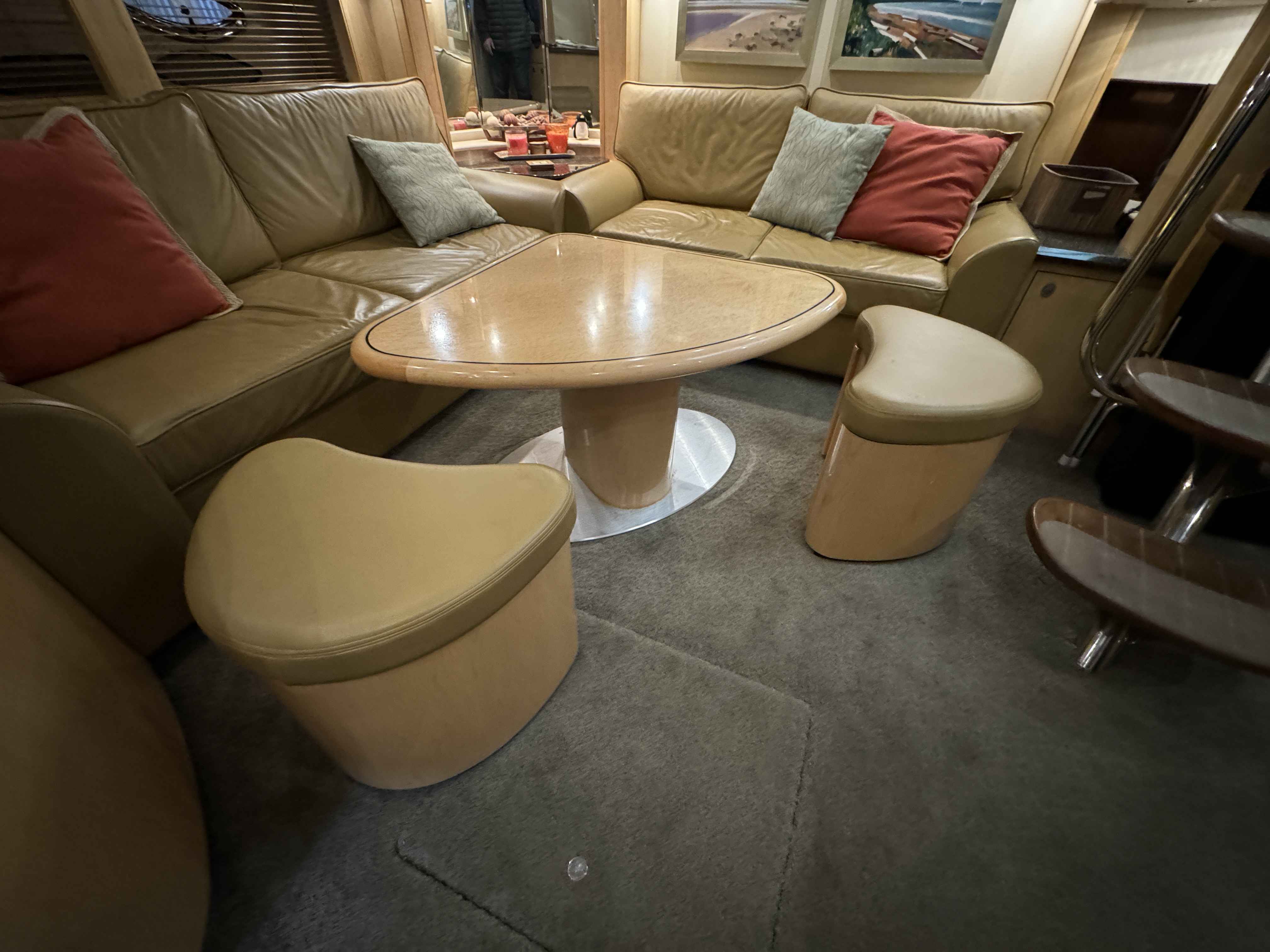 Pre-Owned 2005 Sea ray 500 Sundancer for Sale | Vancouver, BC | M&P Yacht Centre | 69d55f928c0622187f07382c