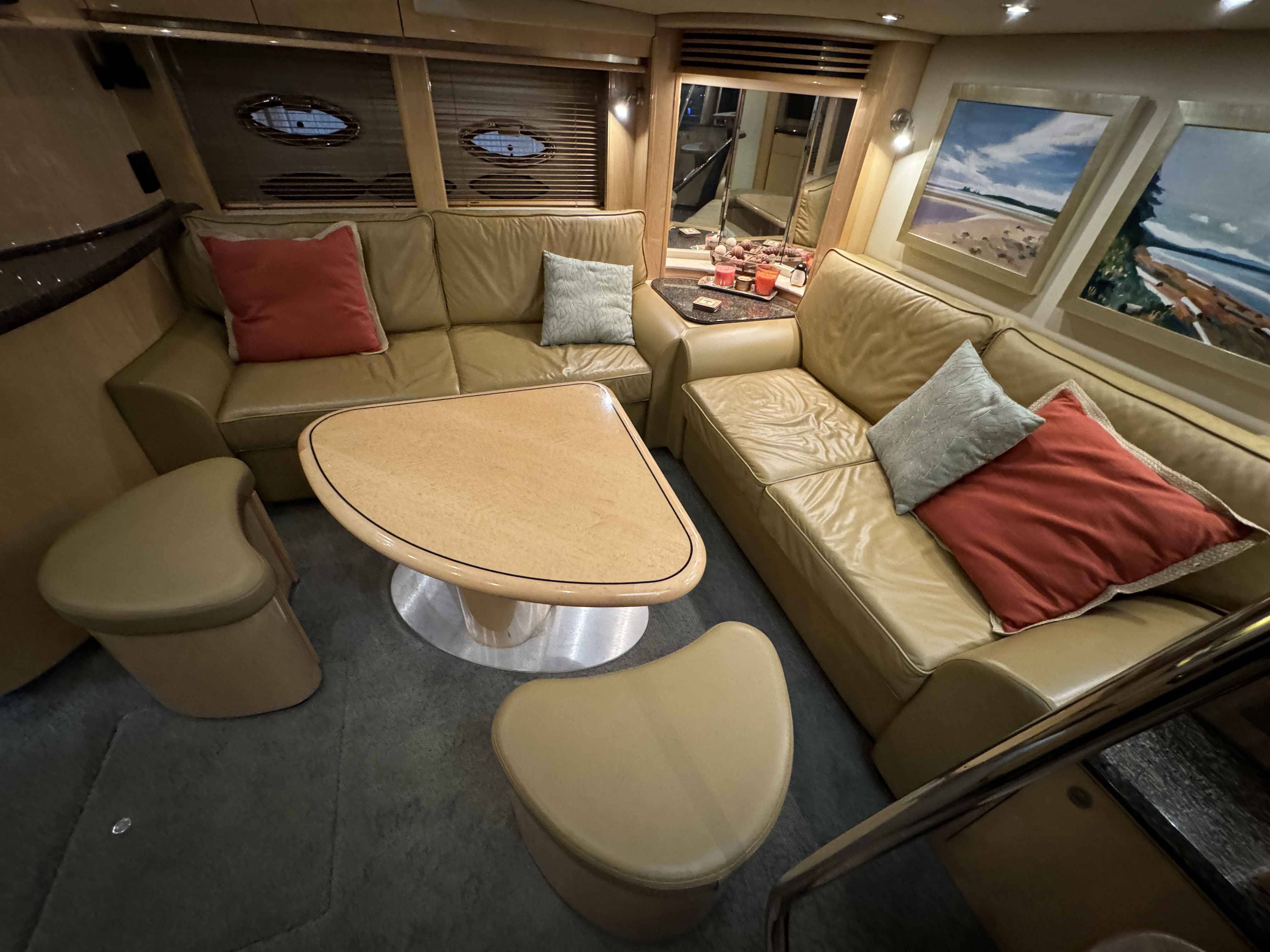 Pre-Owned 2005 Sea ray 500 Sundancer for Sale | Vancouver, BC | M&P Yacht Centre | 69d55f928c0622187f07382c